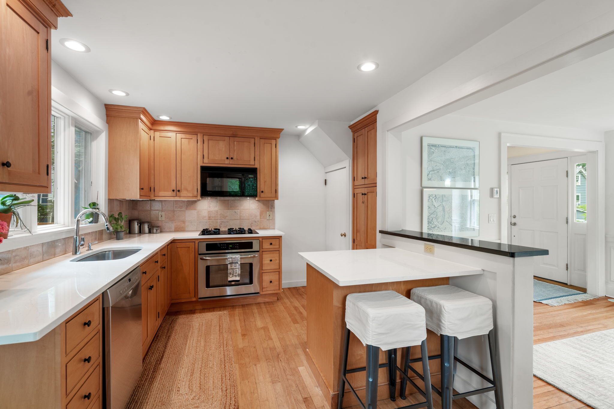  16 Lewis Street, Newton, MA, 02458 - 物件實景