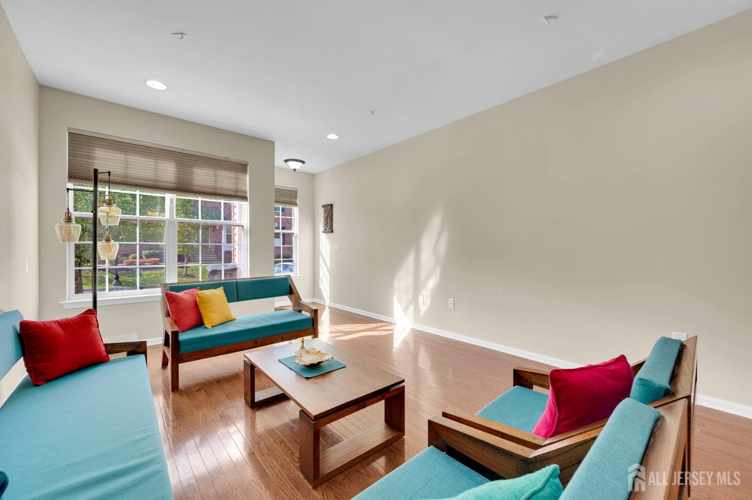 North Brunswick, New Jersey, 08902, United States, 3 Bedrooms Bedrooms, ,4 BathroomsBathrooms,Residential,For Sale,1987808