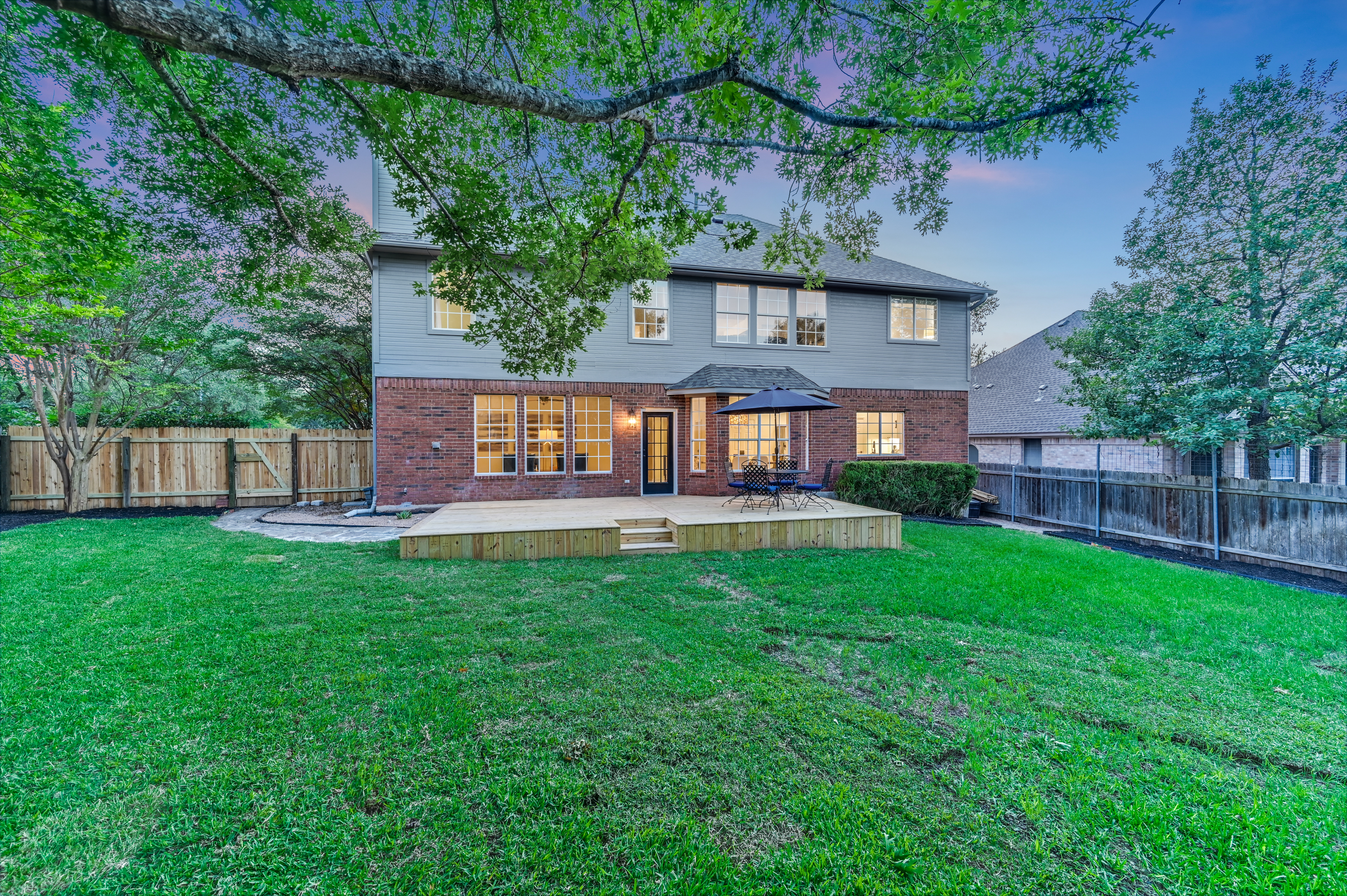  Impeccably Updated River Place Home Blending Warmth, Style & Luxury - 物件實景