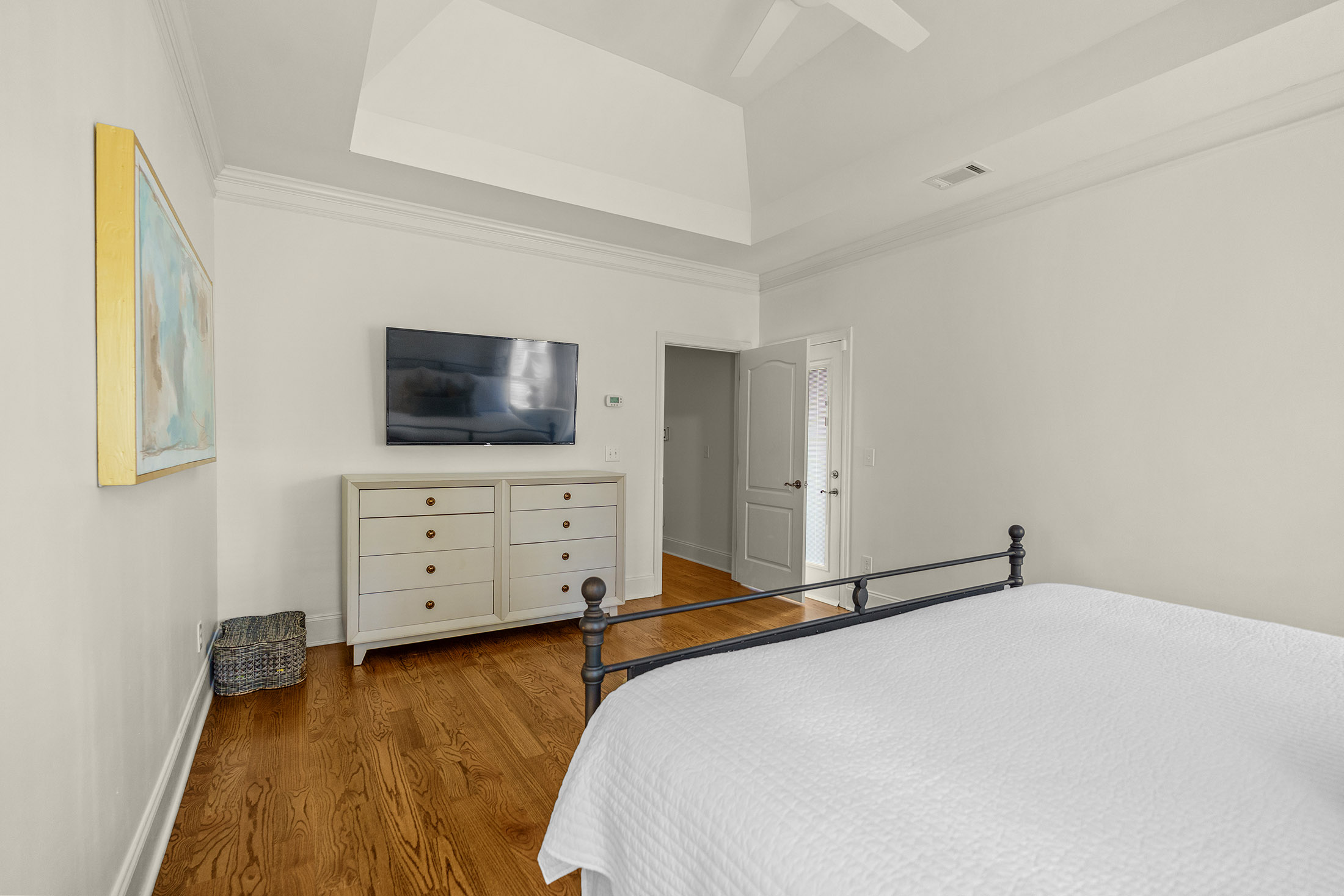  Located in the Highly Sought-After Governors Preserve Community - 物件實景