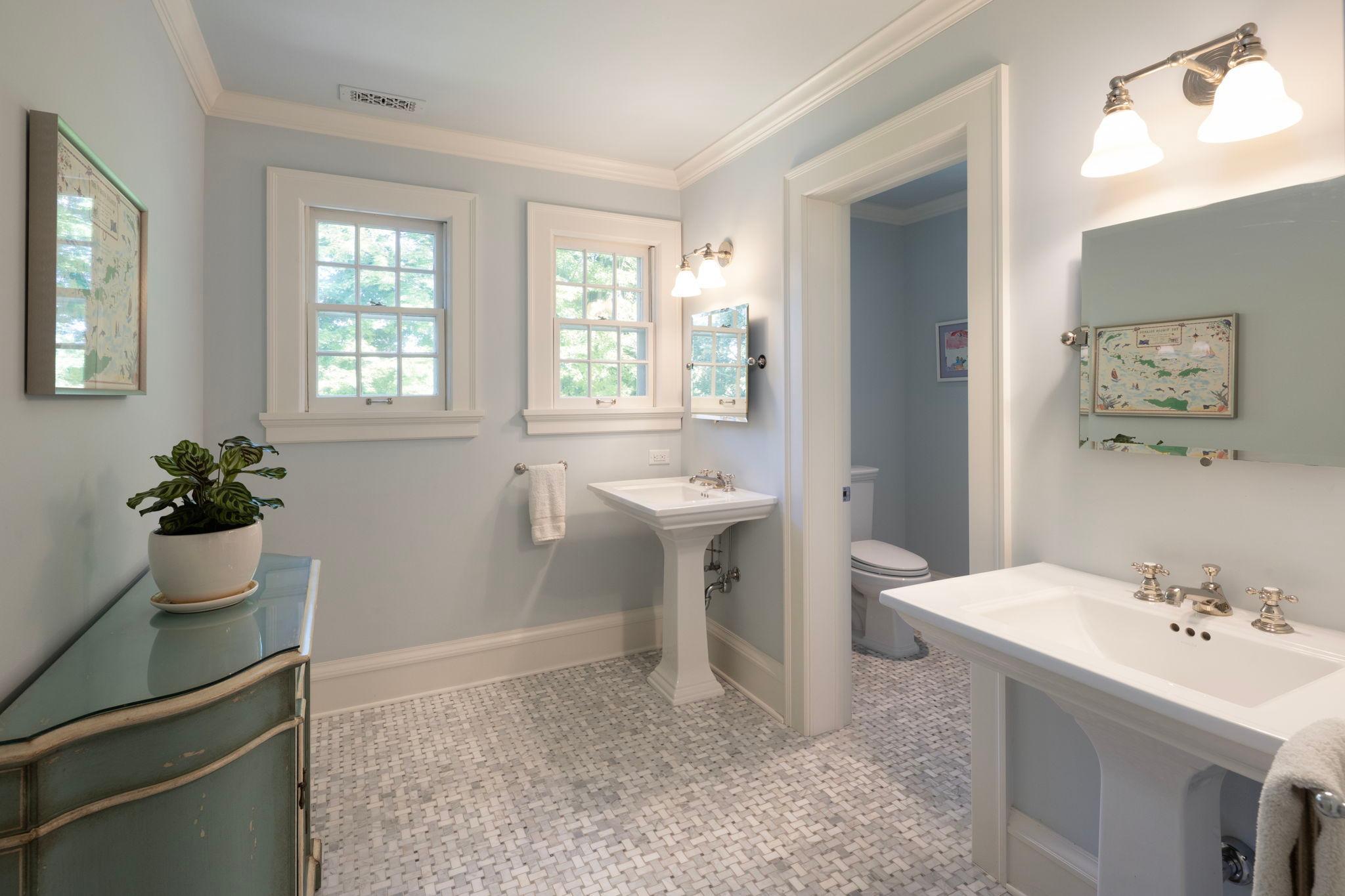 Minneapolis, Minnesota, 55405, United States, 5 Bedrooms Bedrooms, ,3 BathroomsBathrooms,Residential,For Sale,2000918