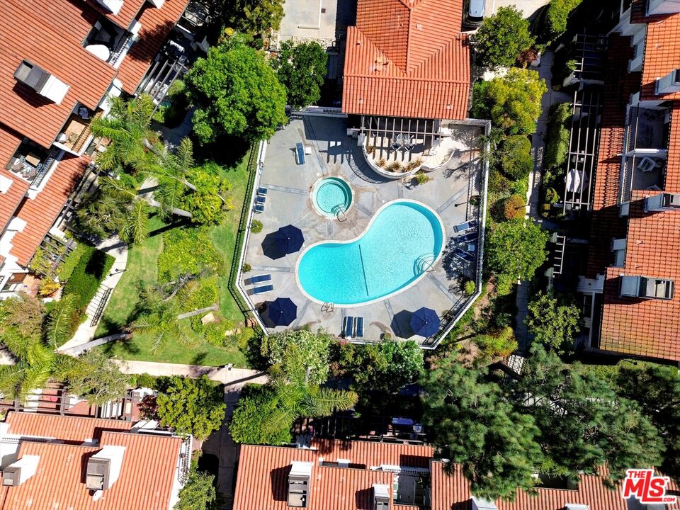 Pacific Palisades, California, 90272, United States, 3 Bedrooms Bedrooms, ,2 BathroomsBathrooms,Residential,For Sale,1926101