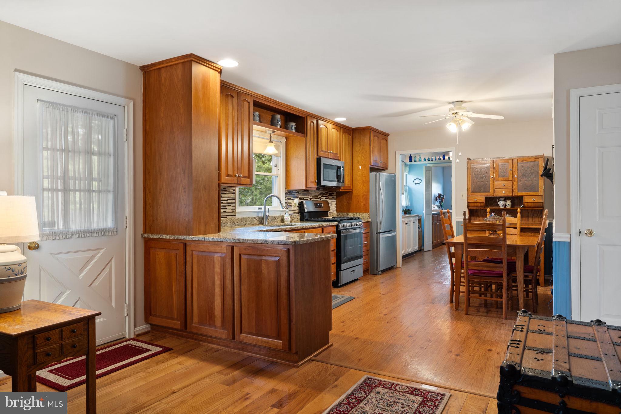 Marshall, Virginia, 20115, United States, 3 Bedrooms Bedrooms, ,2 BathroomsBathrooms,Residential,For Sale,1937903