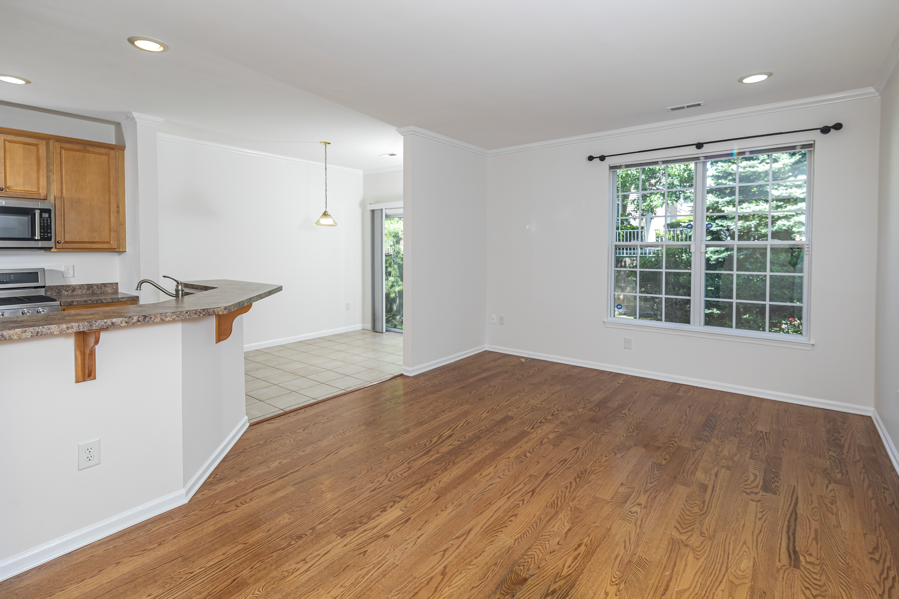  Contemporary Townhouse, Prime Location - 物件實景