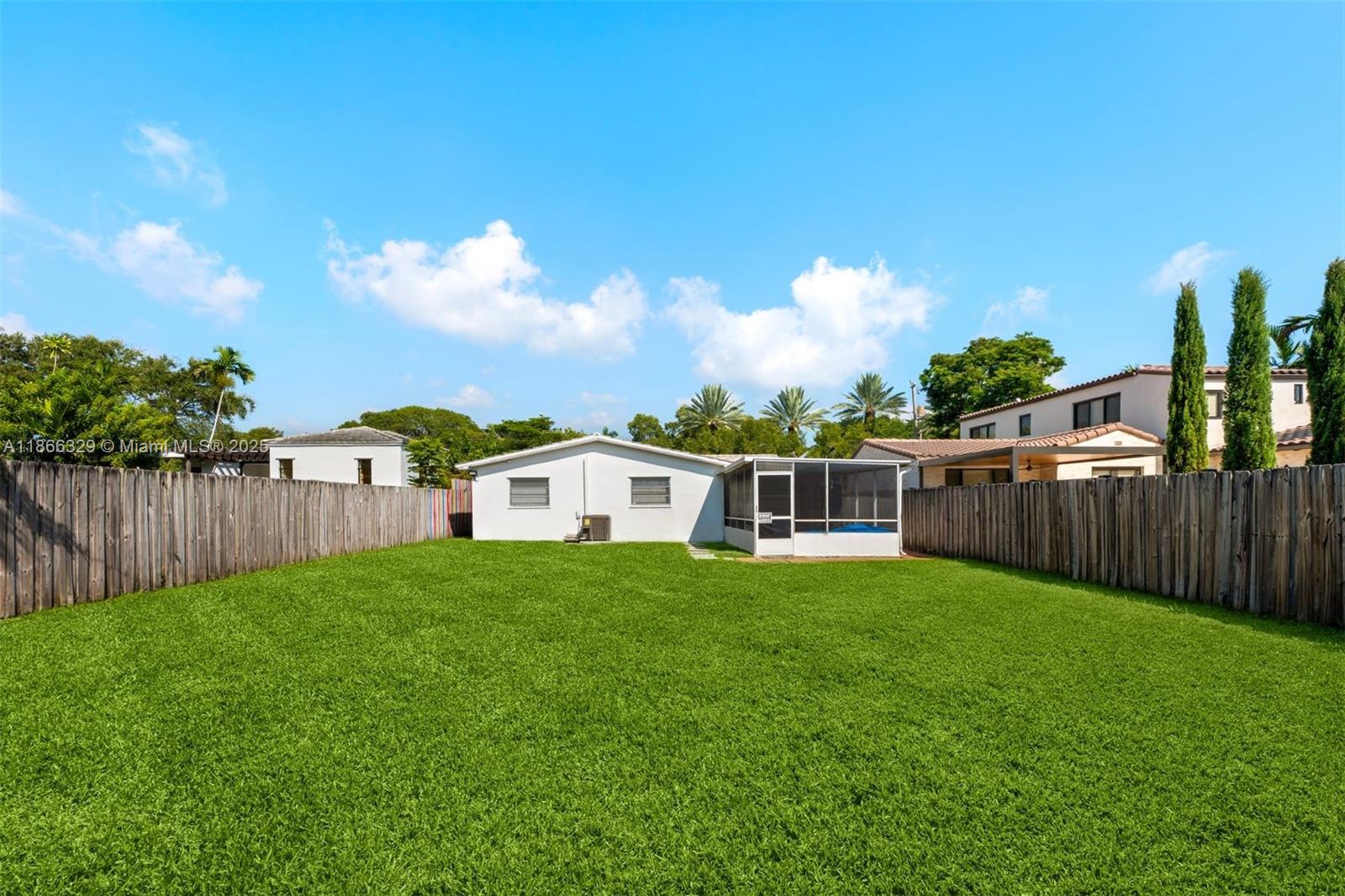 Miami Beach, Florida, 33140, United States, 3 Bedrooms Bedrooms, ,2 BathroomsBathrooms,Residential,For Sale,1934201