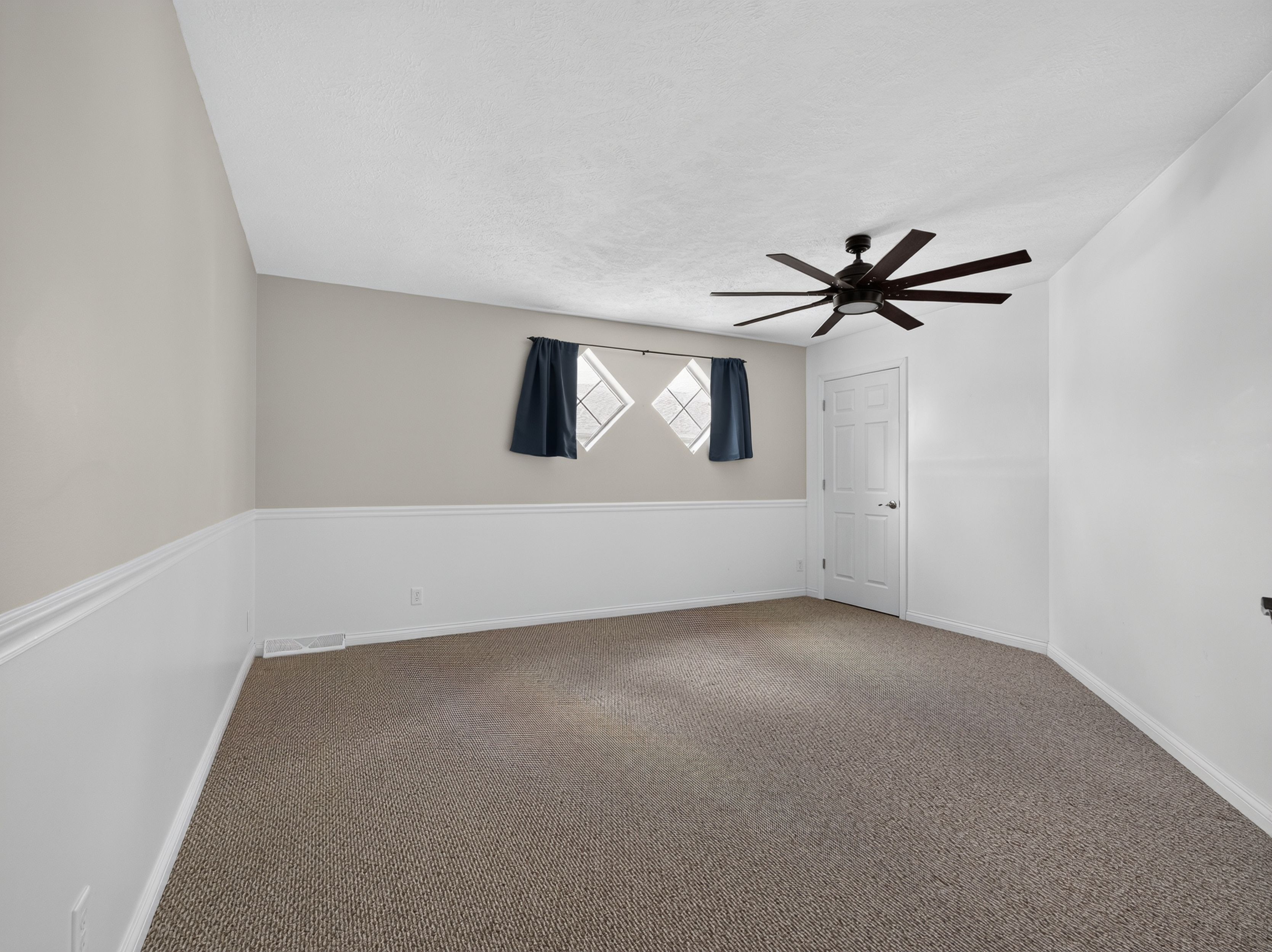  Spacious Channel-Front Home Off Lake Wawasee - 物件實景