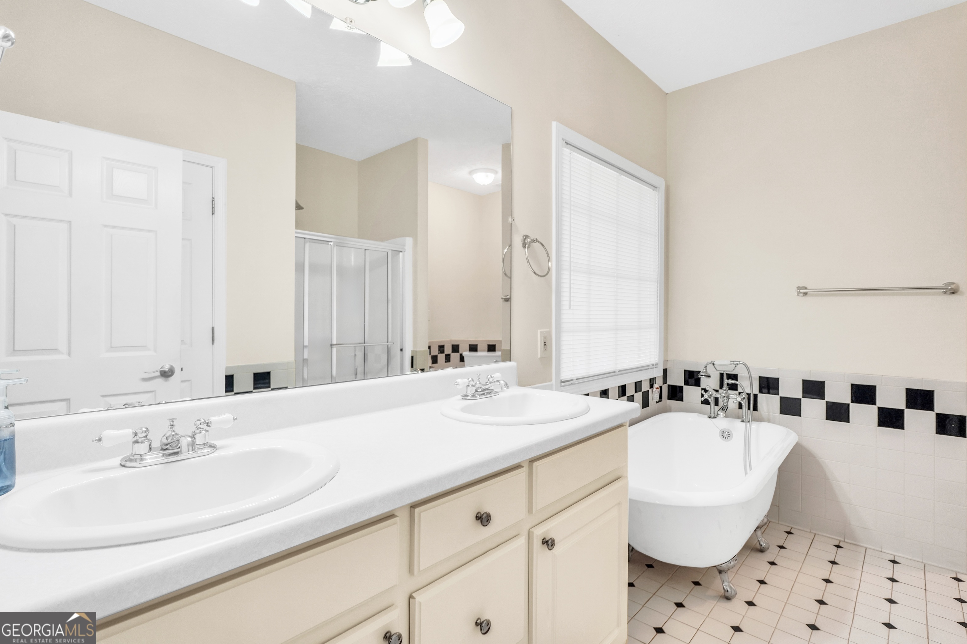 Locust Grove, Georgia, 30248, United States, 3 Bedrooms Bedrooms, ,3 BathroomsBathrooms,Residential,For Sale,1947869