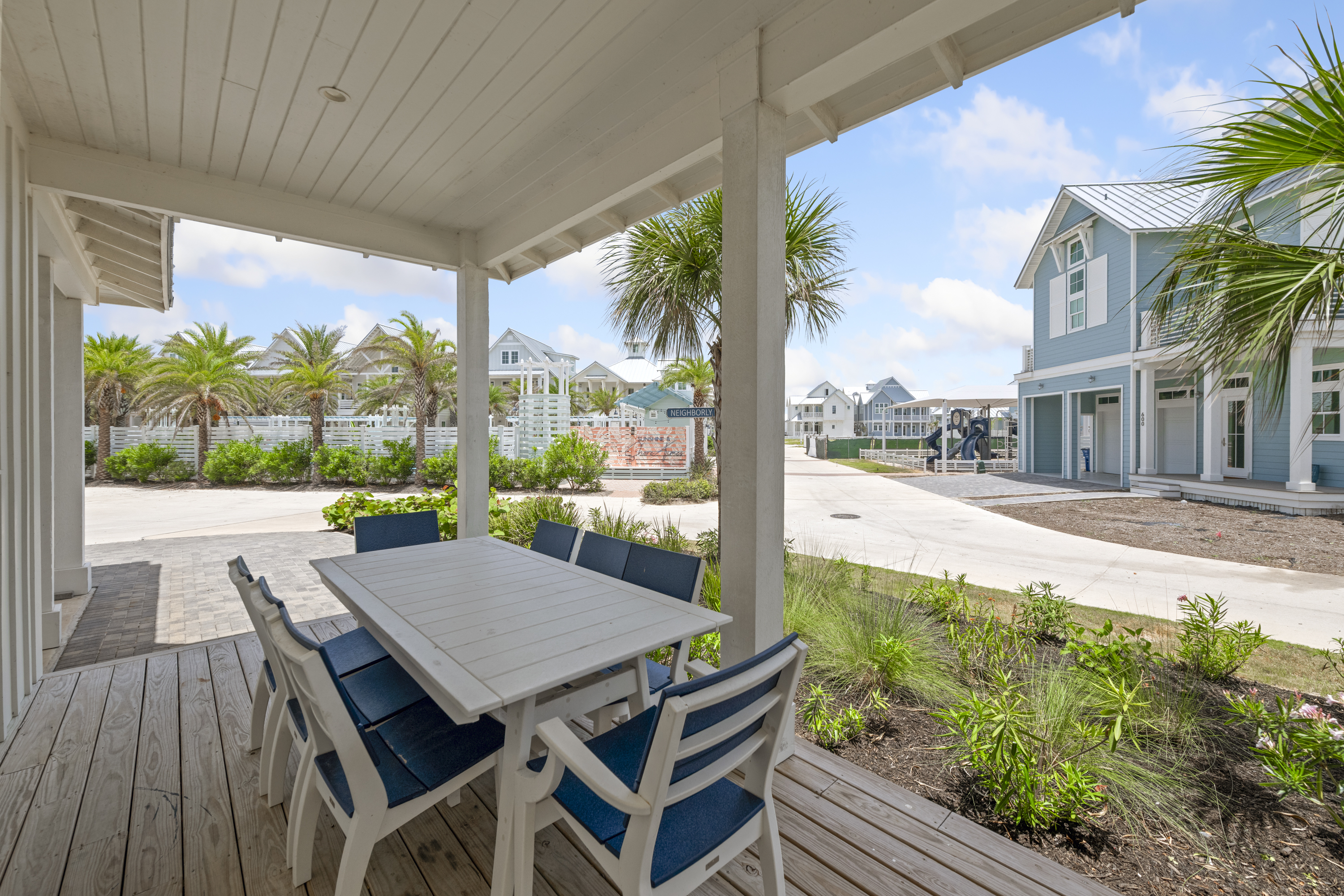  Corner Lot Luxury in Cinnamon Shore South - 物件實景