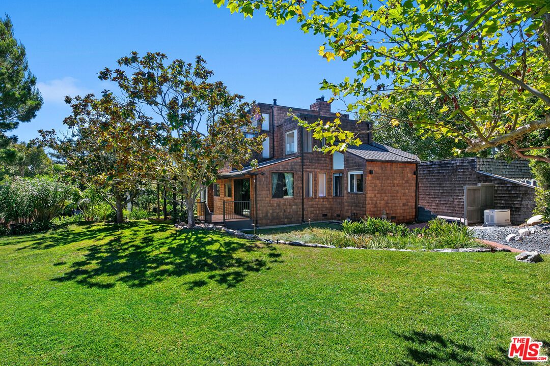 Malibu, California, 90265, United States, 3 Bedrooms Bedrooms, ,3 BathroomsBathrooms,Residential,For Sale,1949478