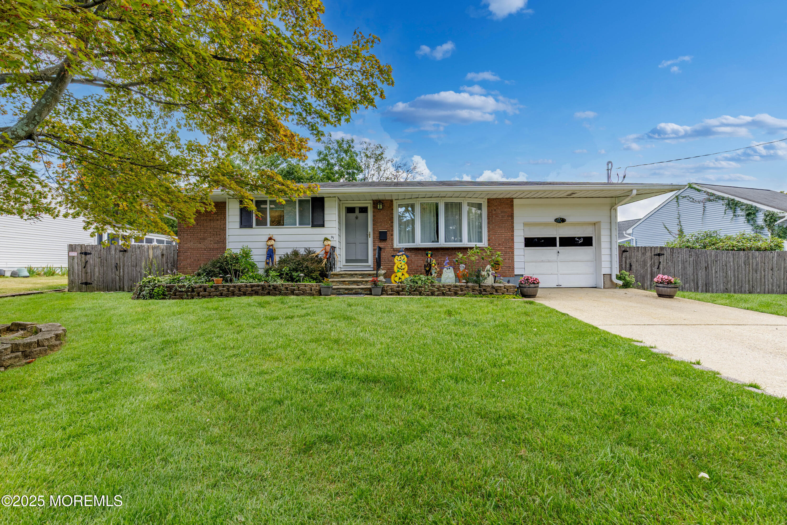 Freehold, New Jersey, 07728, United States, 3 Bedrooms Bedrooms, ,1 BathroomBathrooms,Residential,For Sale,1939212