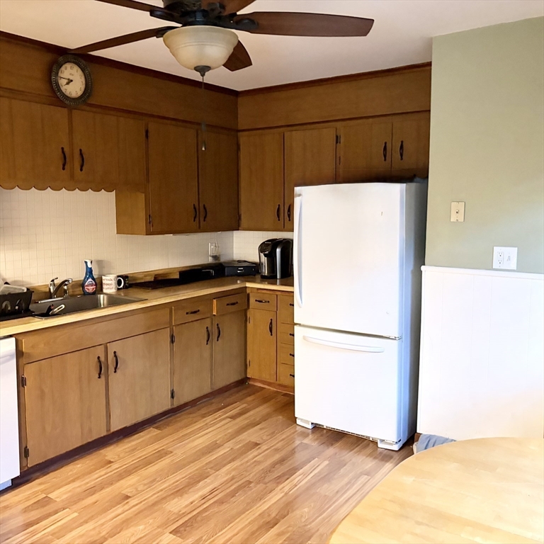 Everett, Massachusetts, 02149, United States, 4 Bedrooms Bedrooms, ,2 BathroomsBathrooms,Residential,For Sale,2029950