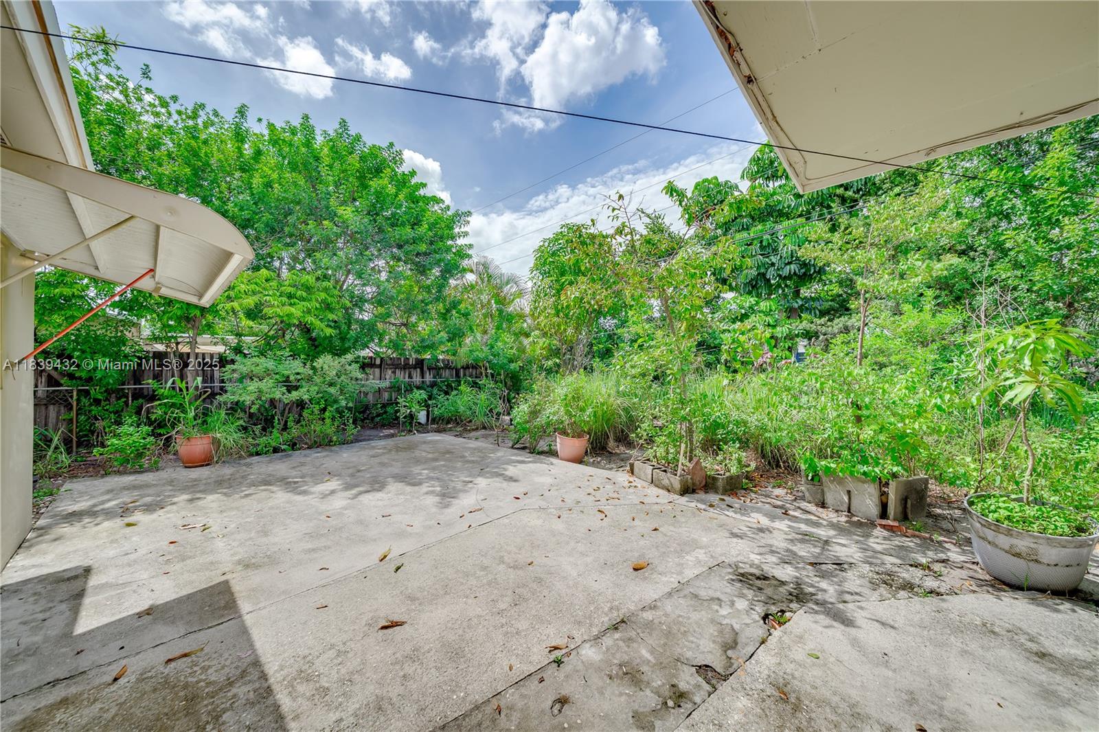 Hollywood, Florida, 33024, United States, 3 Bedrooms Bedrooms, ,2 BathroomsBathrooms,Residential,For Sale,1892932