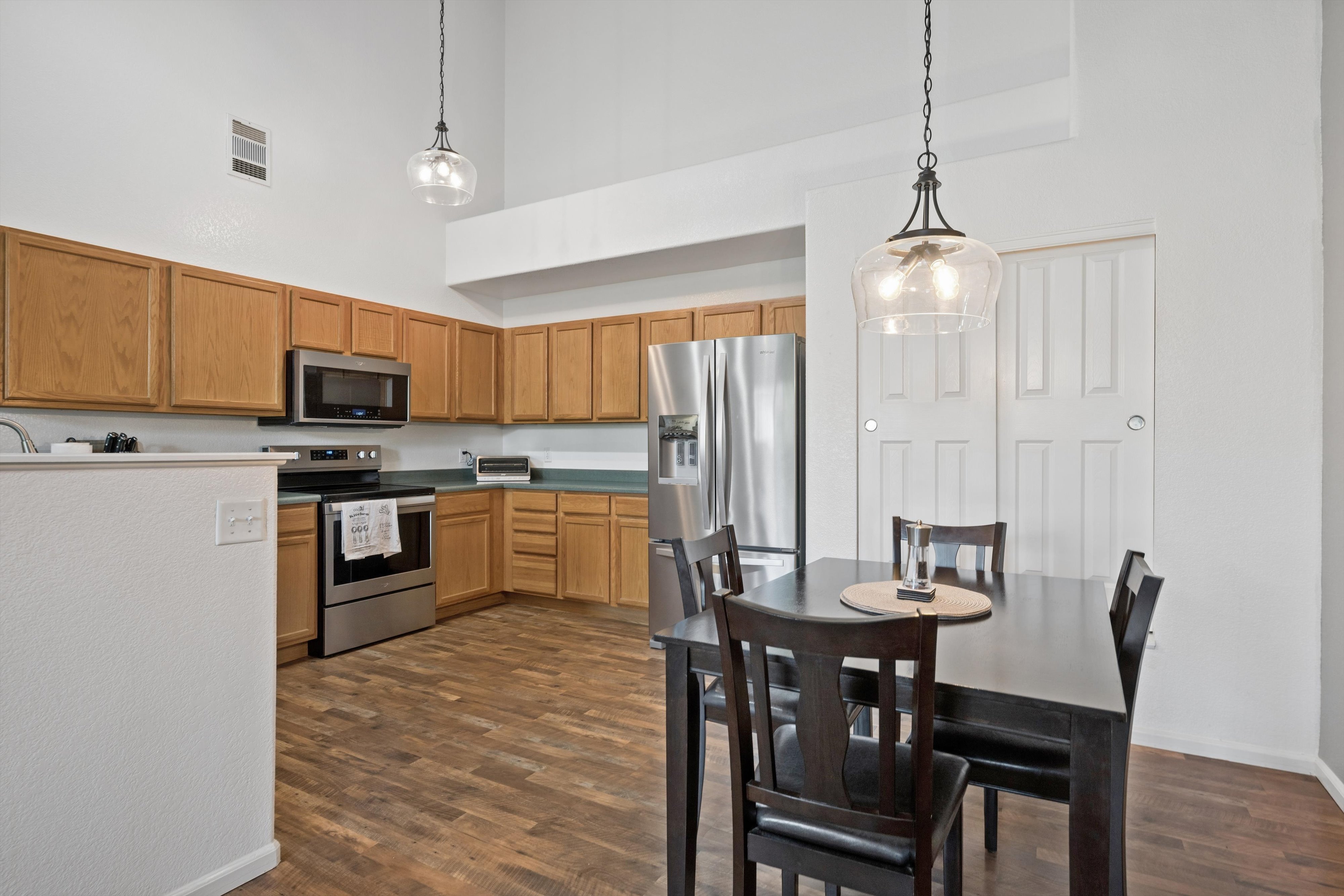  Welcome to this Beautifully Maintained Condo In Gated Settlers Chase Heritage - 物件實景