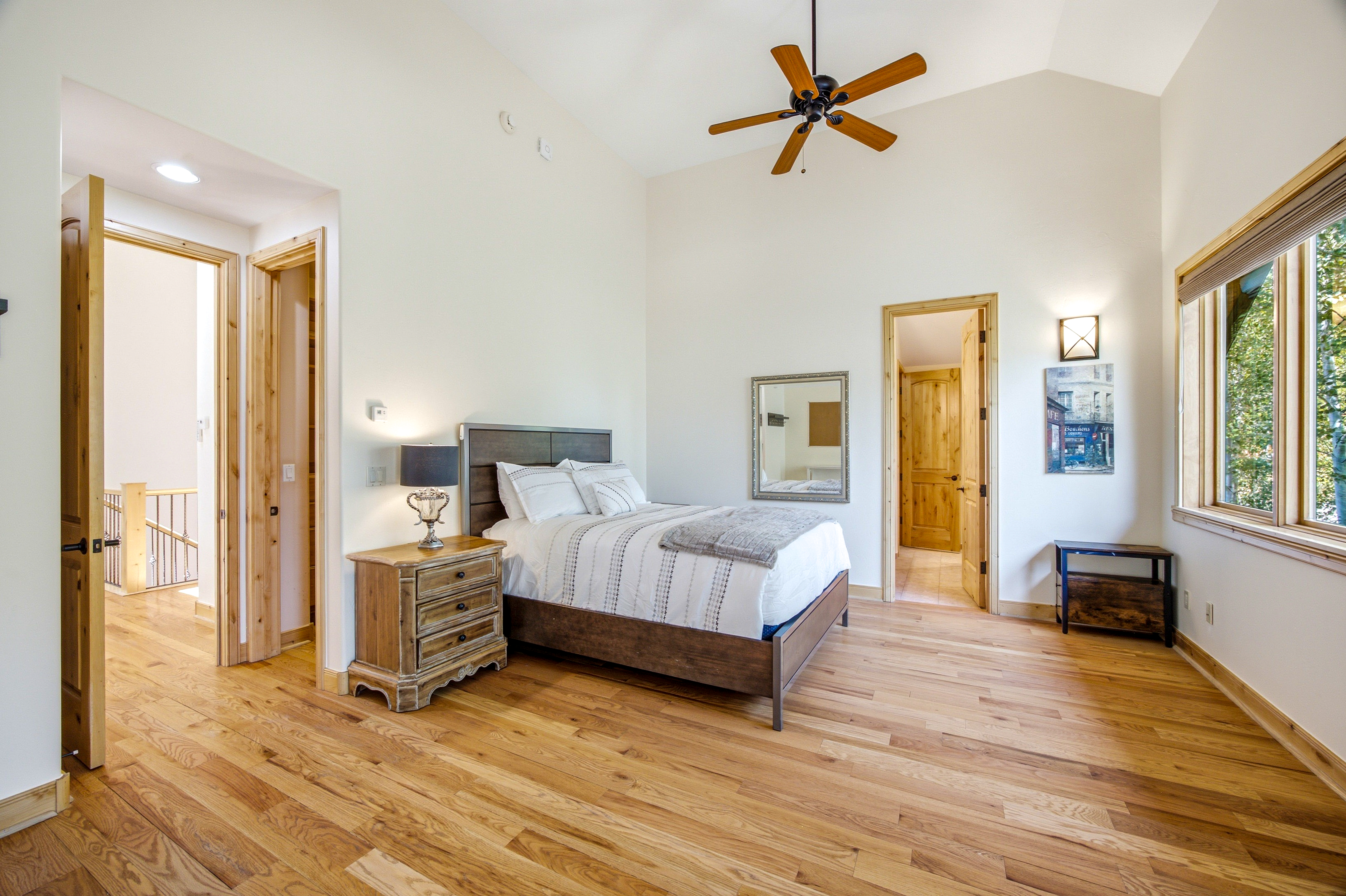  Custom-built, Single-family Home in the Exclusive Grand Traverse Neighborhood - 物件實景