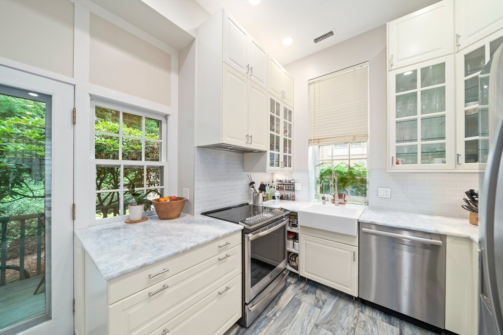 Brookline, Massachusetts, 02445, United States, 3 Bedrooms Bedrooms, ,2 BathroomsBathrooms,Residential,For Sale,1891424