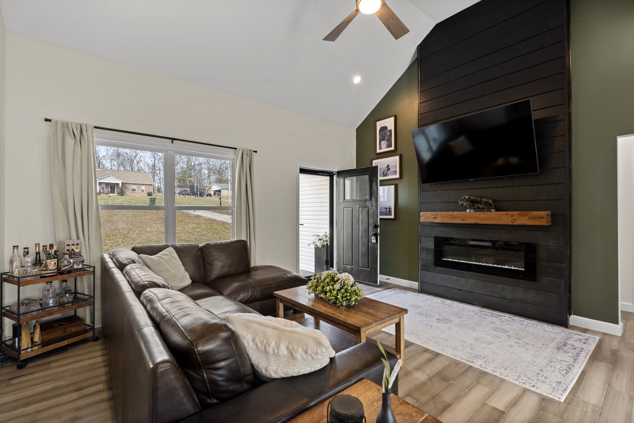  1007 Edgewood Dr, Dickson, TN, 37055 - 物件實景