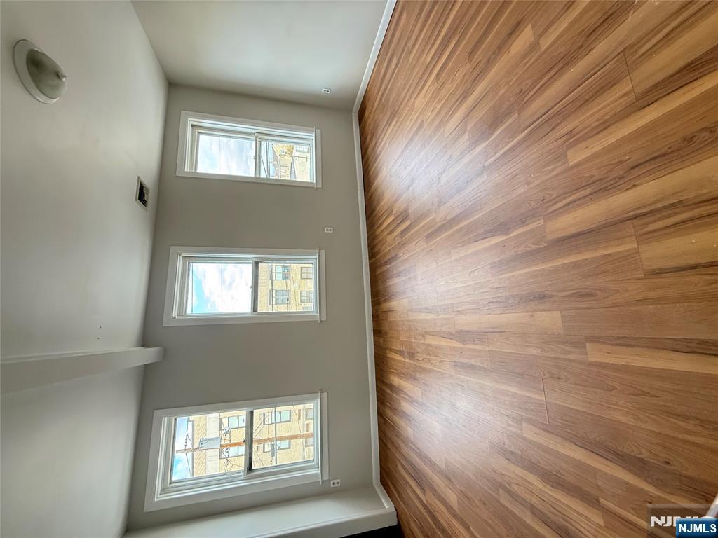 Garfield, New Jersey, 07026, United States, 3 Bedrooms Bedrooms, ,2 BathroomsBathrooms,Residential,For Sale,1998412