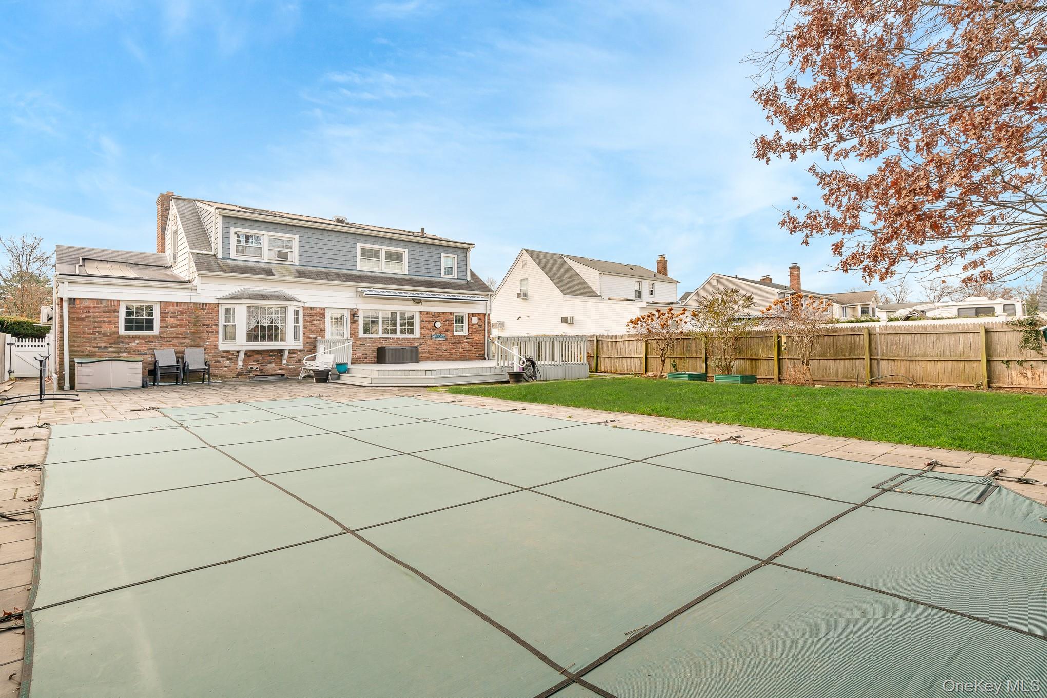 Seaford, New York, 11783, United States, 3 Bedrooms Bedrooms, ,2 BathroomsBathrooms,Residential,For Sale,2005849