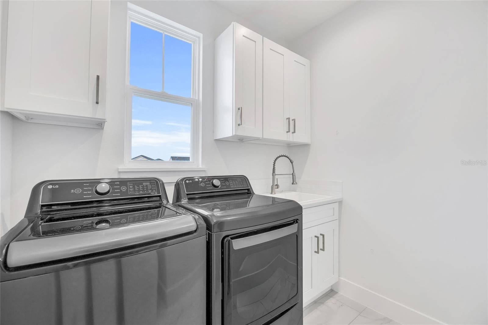 WINTER GARDEN, Florida, 34787, United States, 4 Bedrooms Bedrooms, ,4 BathroomsBathrooms,Residential,For Sale,2014519