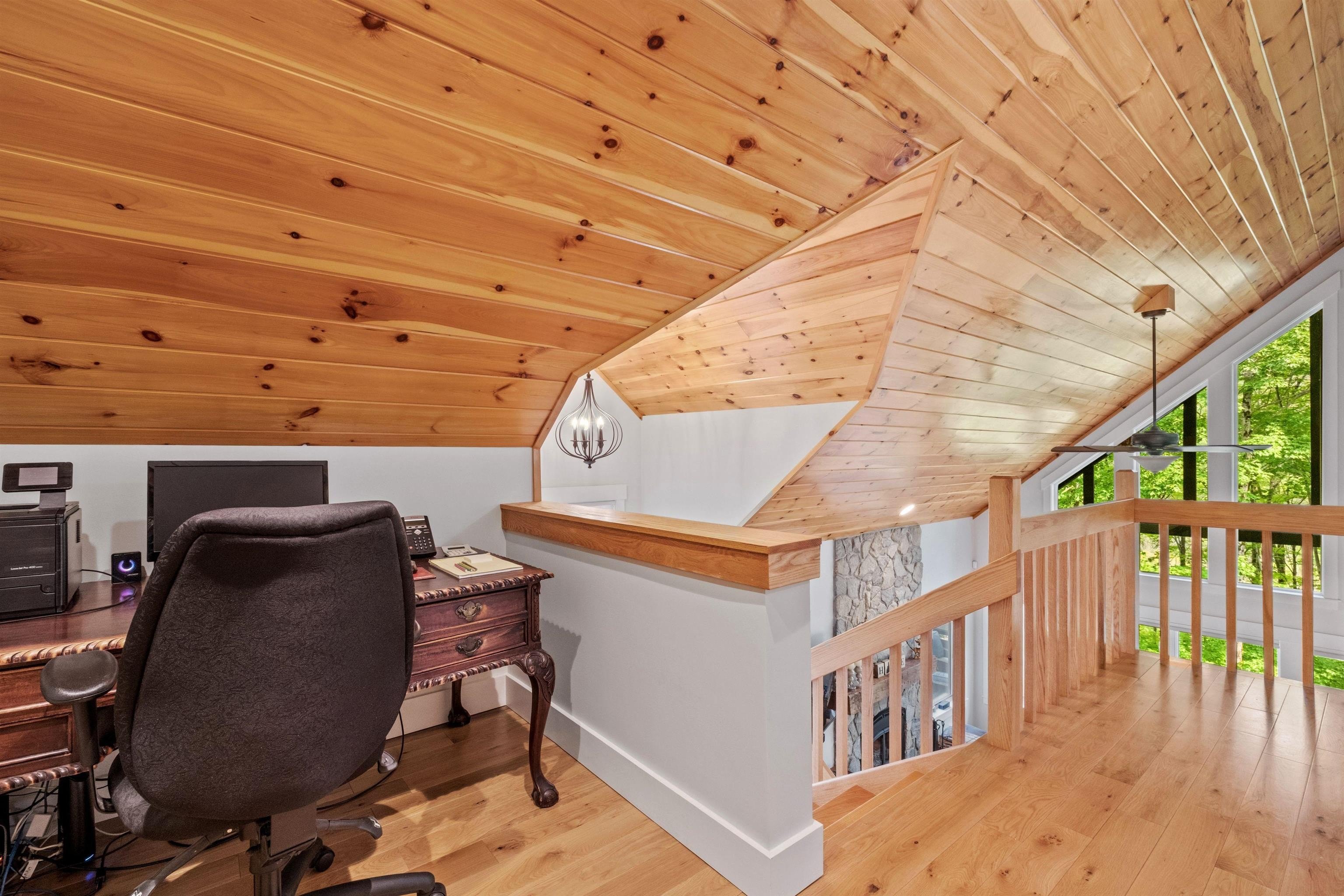 Lincoln, New Hampshire, 03251, United States, 5 Bedrooms Bedrooms, ,3 BathroomsBathrooms,Residential,For Sale,1981884