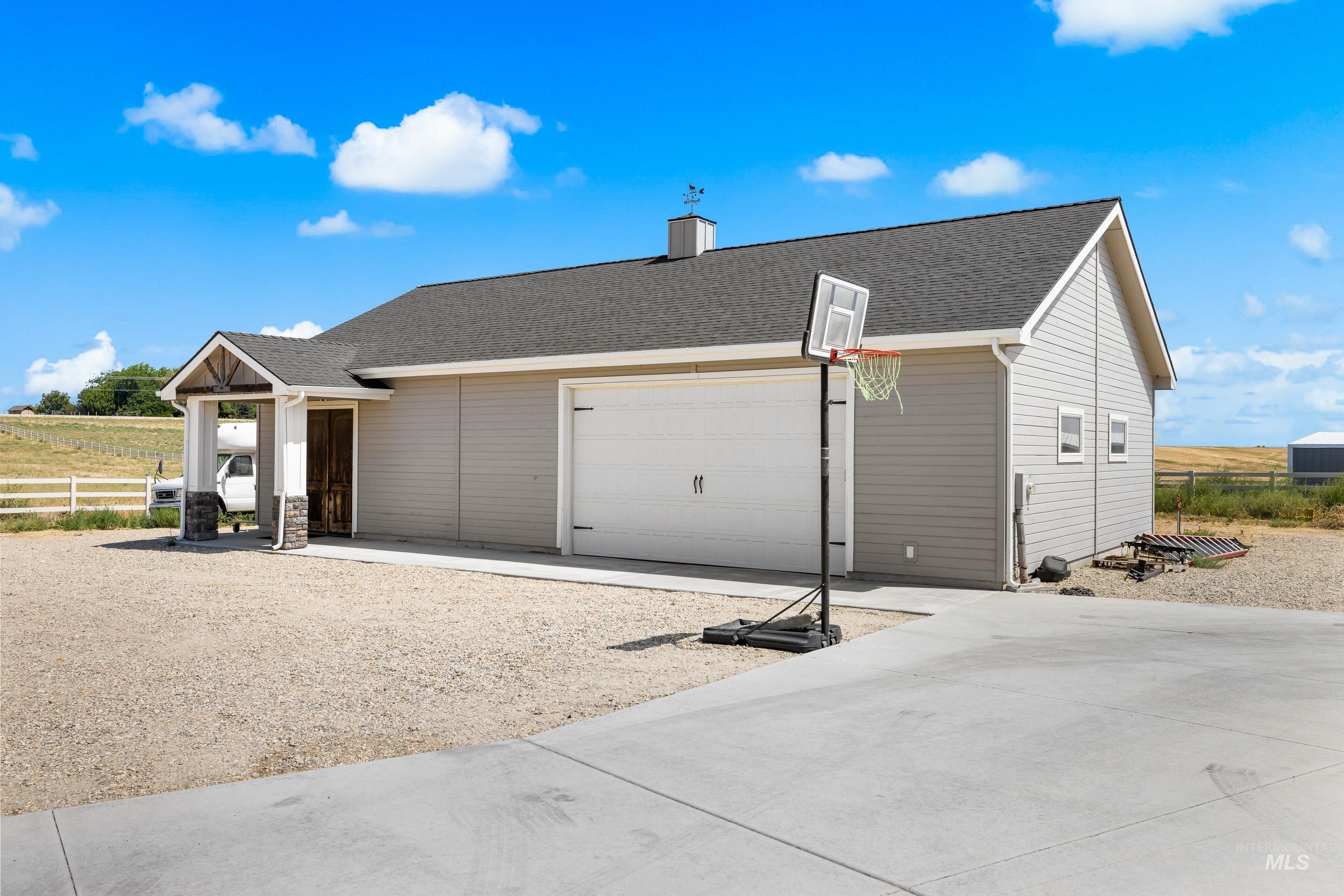 Nampa, Idaho, 83686, United States, 5 Bedrooms Bedrooms, ,Residential,For Sale,1989530