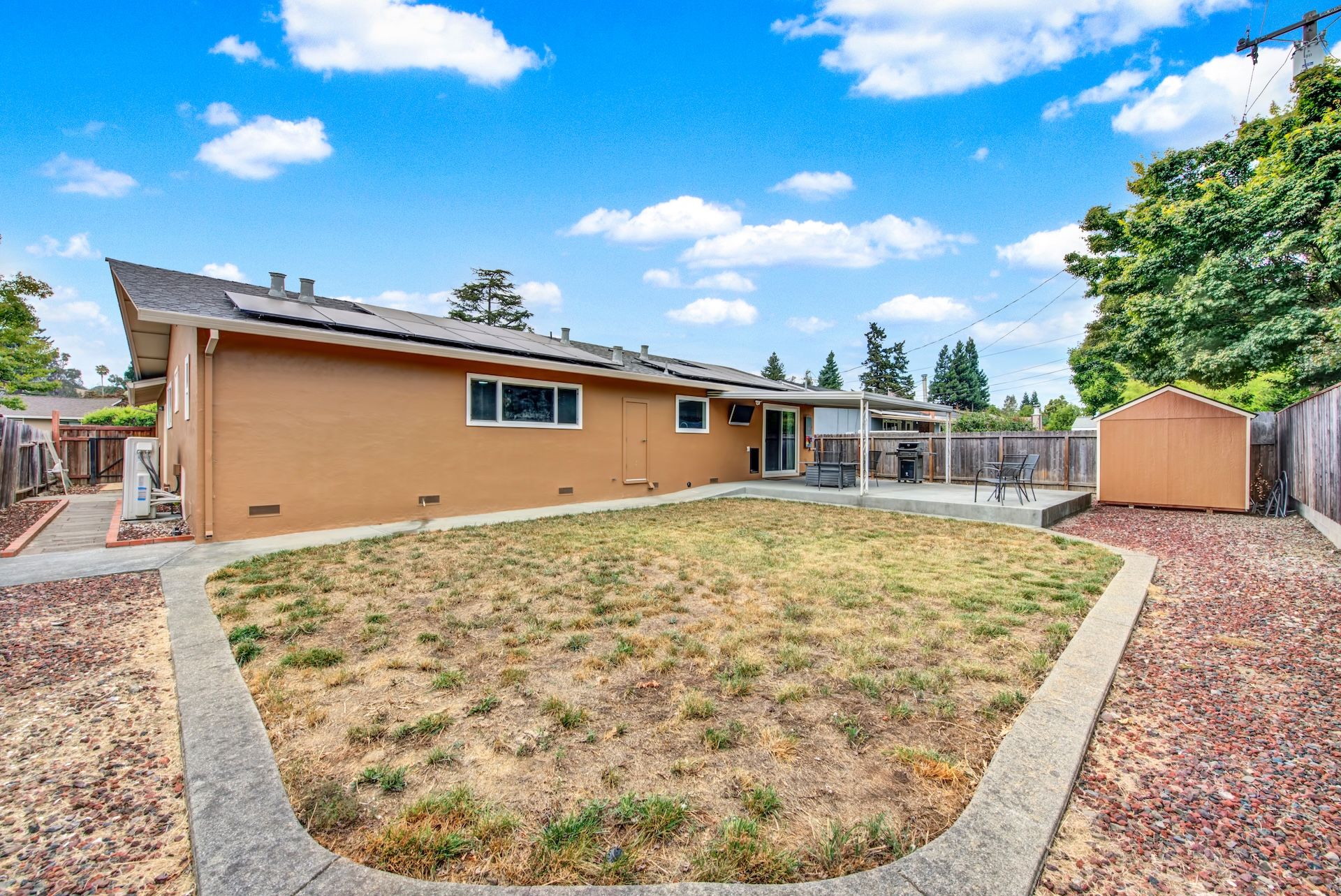  Wonderfully Updated Browns Valley Home - 物件實景