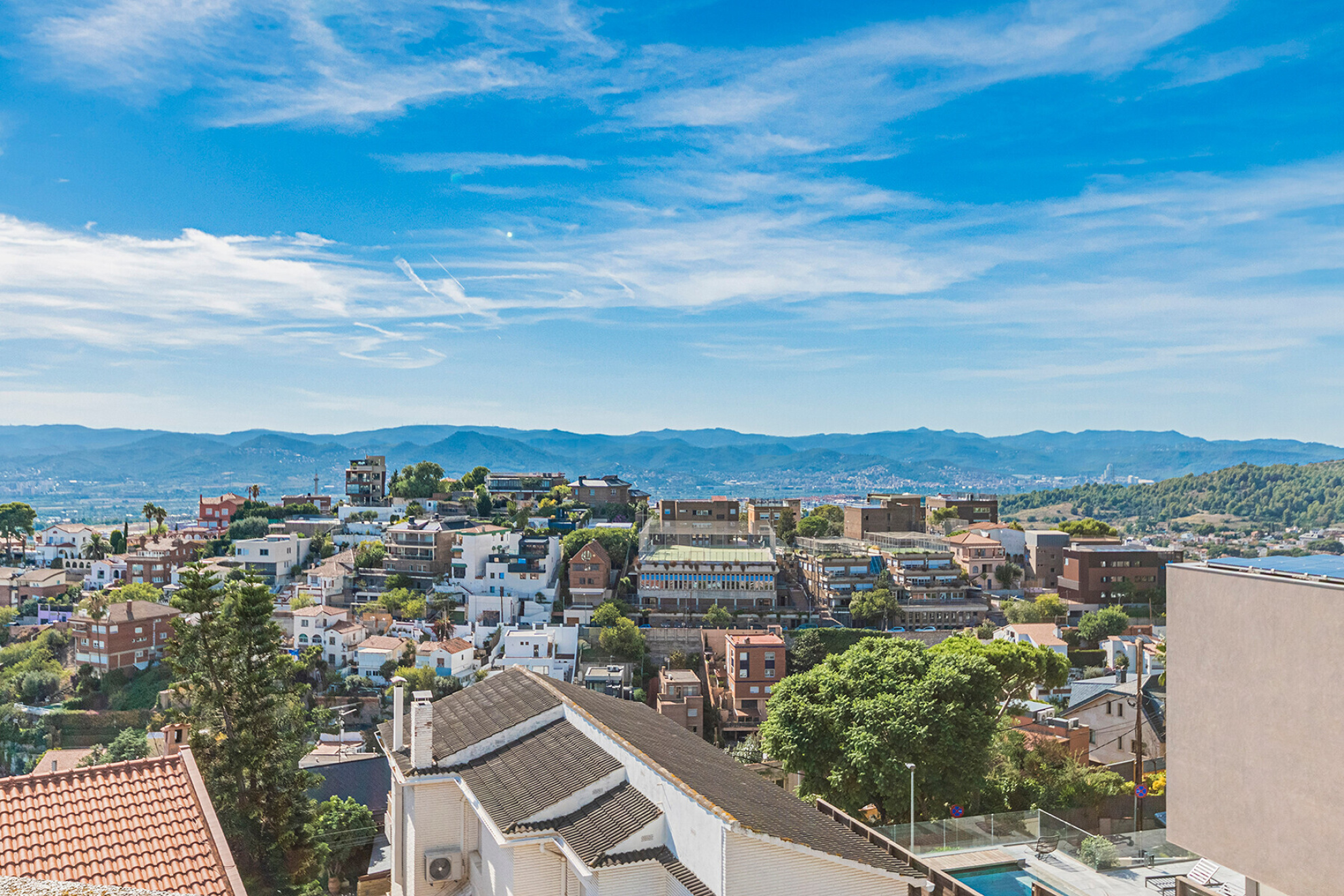  Exclusive single-family home with a large yard, views, and privacy in La Miranda - 物件實景