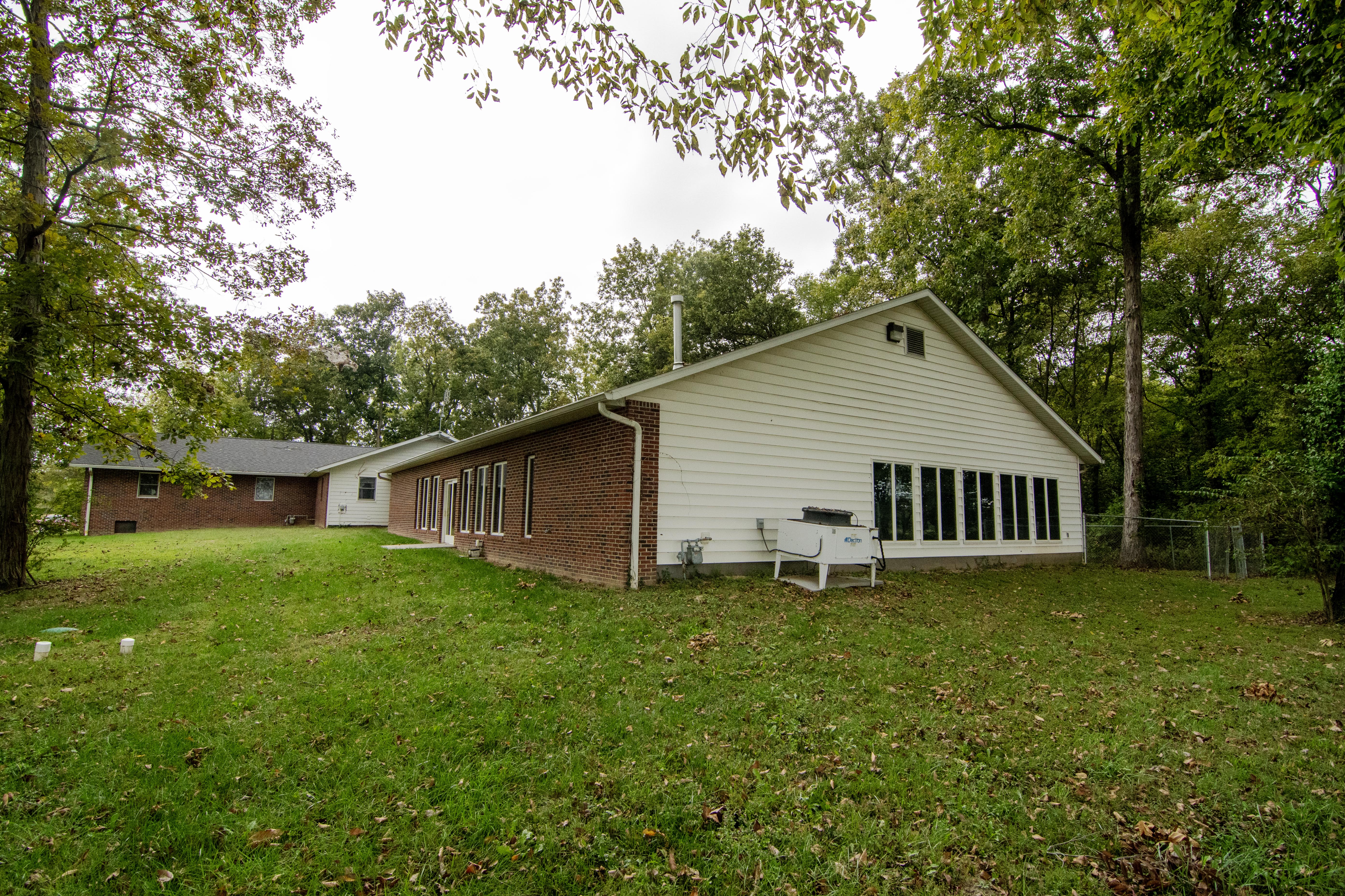 Murphysboro, Illinois, 62966, United States, 5 Bedrooms Bedrooms, ,6 BathroomsBathrooms,Residential,For Sale,1977081