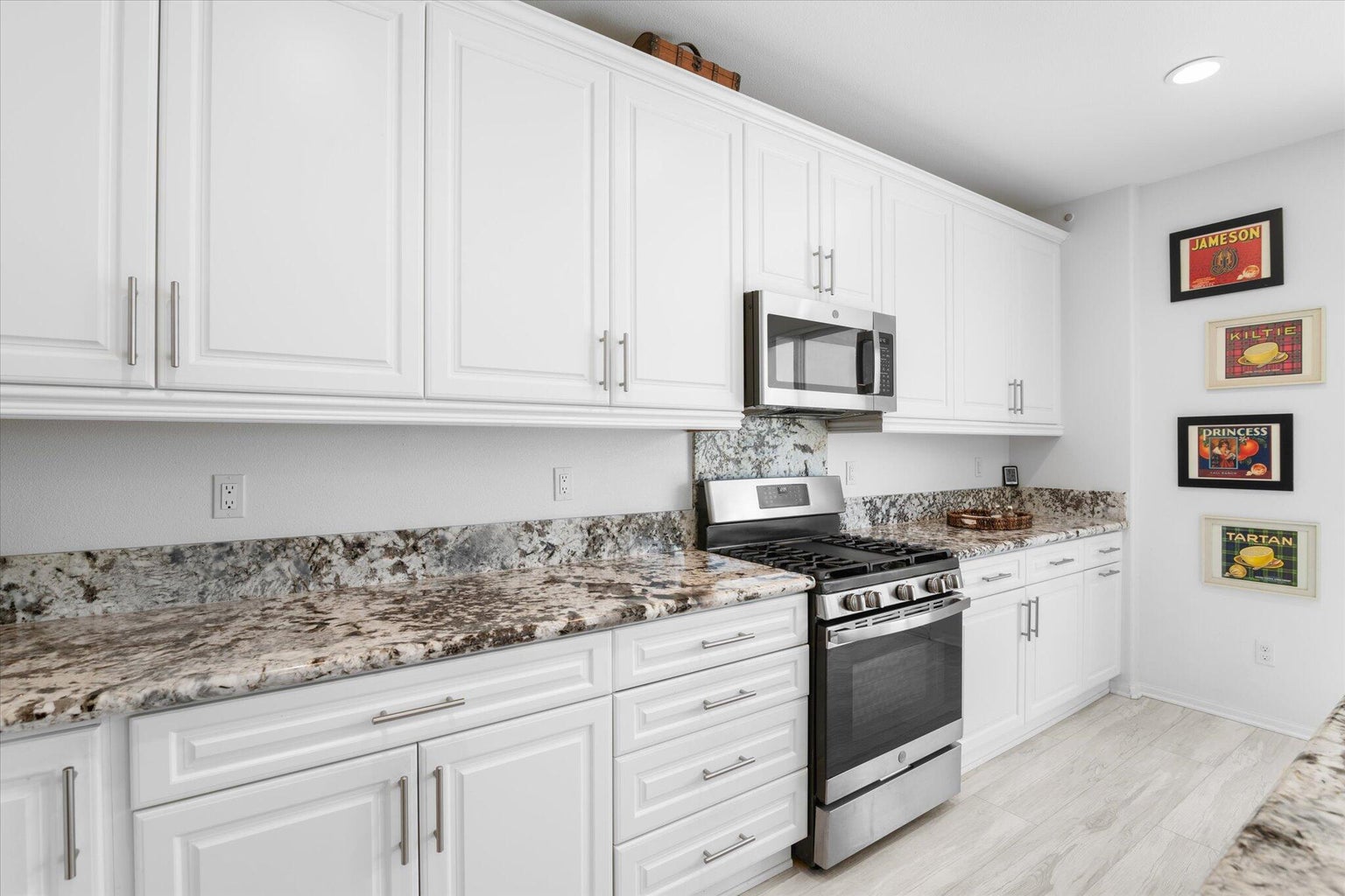 Lake Elsinore, California, 92530, United States, 3 Bedrooms Bedrooms, ,2 BathroomsBathrooms,Residential,For Sale,2007518