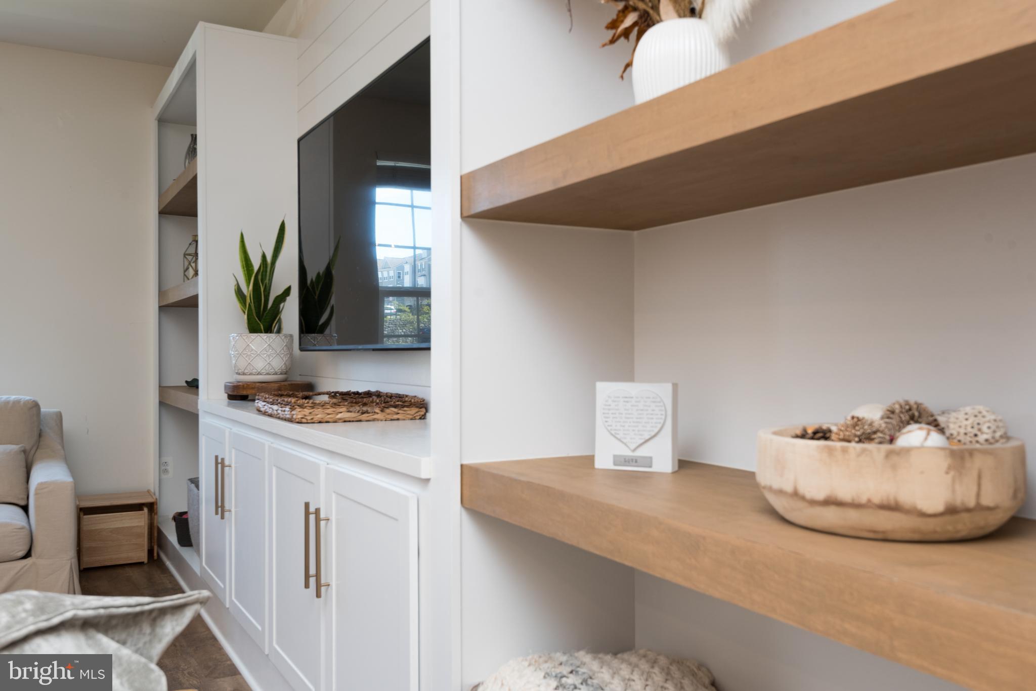 Haymarket, Virginia, 20169, United States, 4 Bedrooms Bedrooms, ,4 BathroomsBathrooms,Residential,For Sale,1980025