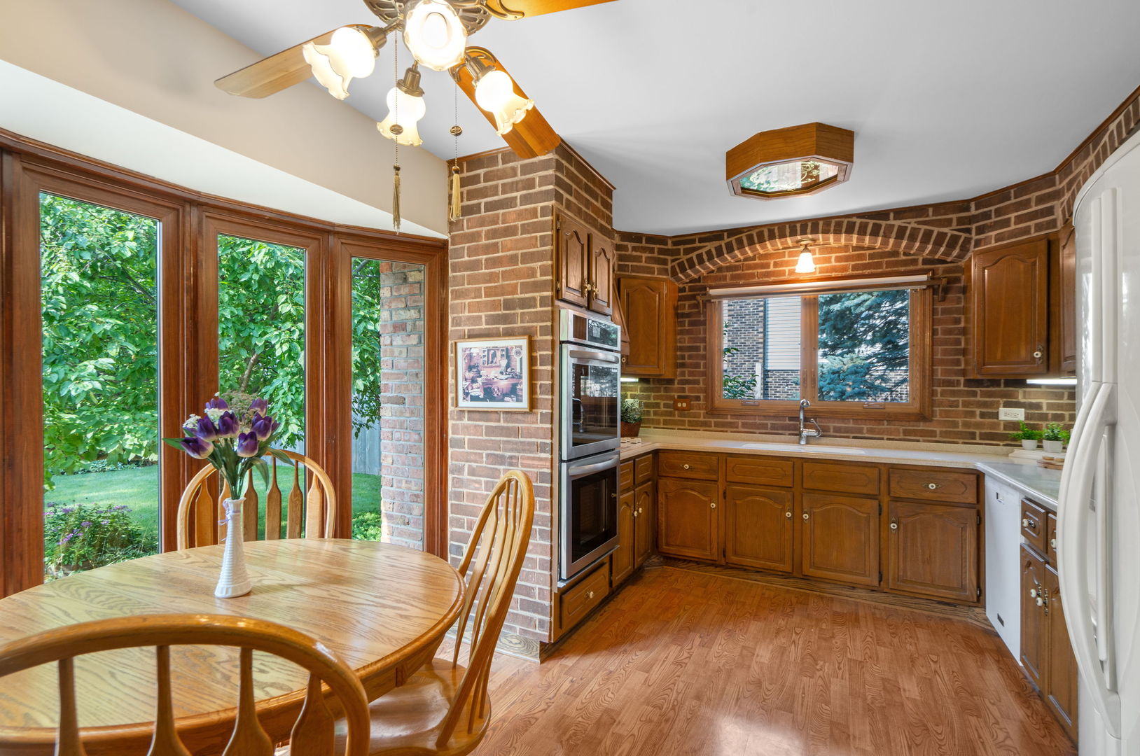 Arlington Heights, Illinois, 60004, United States, 3 Bedrooms Bedrooms, ,3 BathroomsBathrooms,Residential,For Sale,1939411