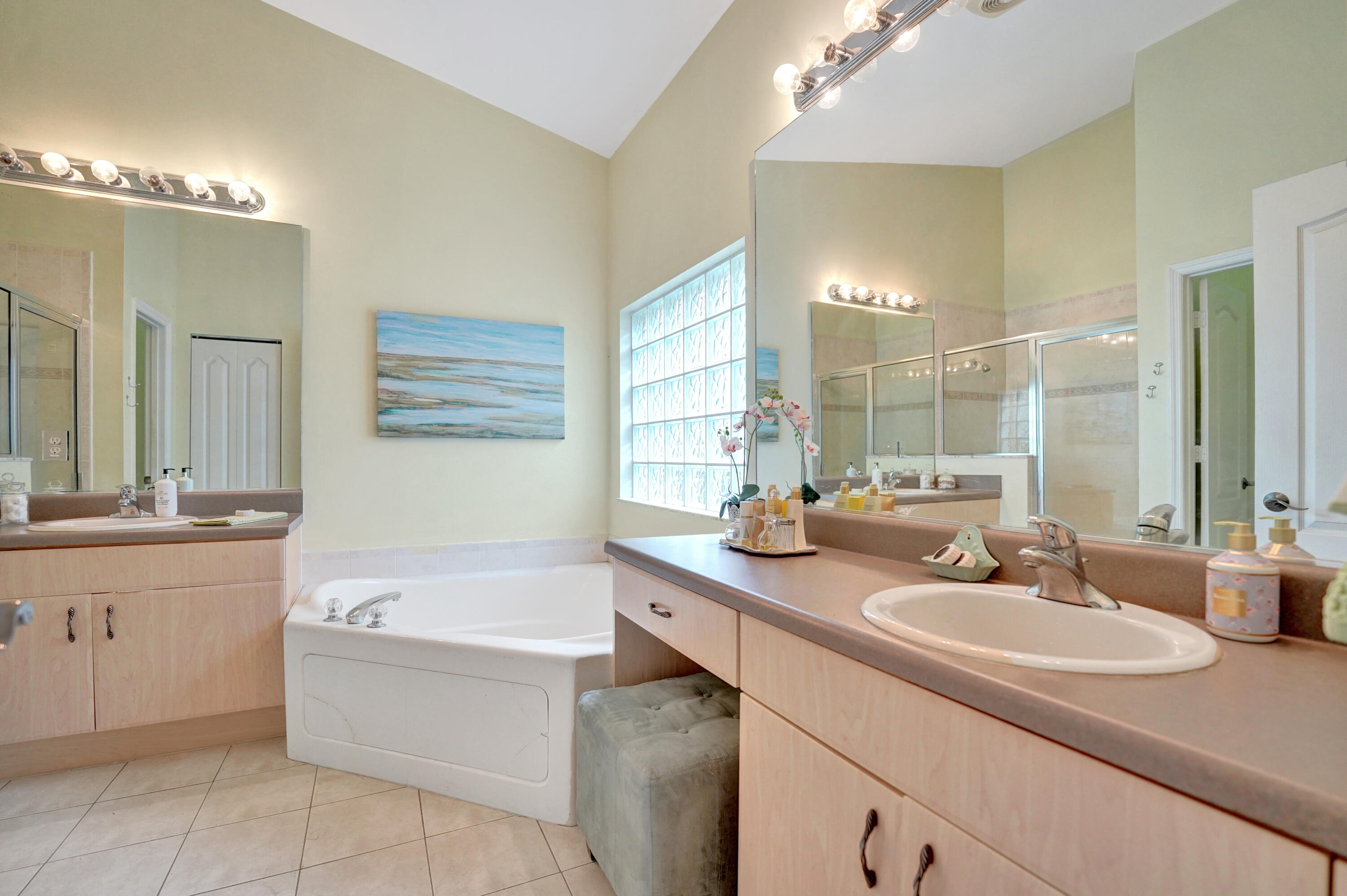 Pembroke Pines, Florida, 33332, United States, 3 Bedrooms Bedrooms, ,2 BathroomsBathrooms,Residential,For Sale,1987784