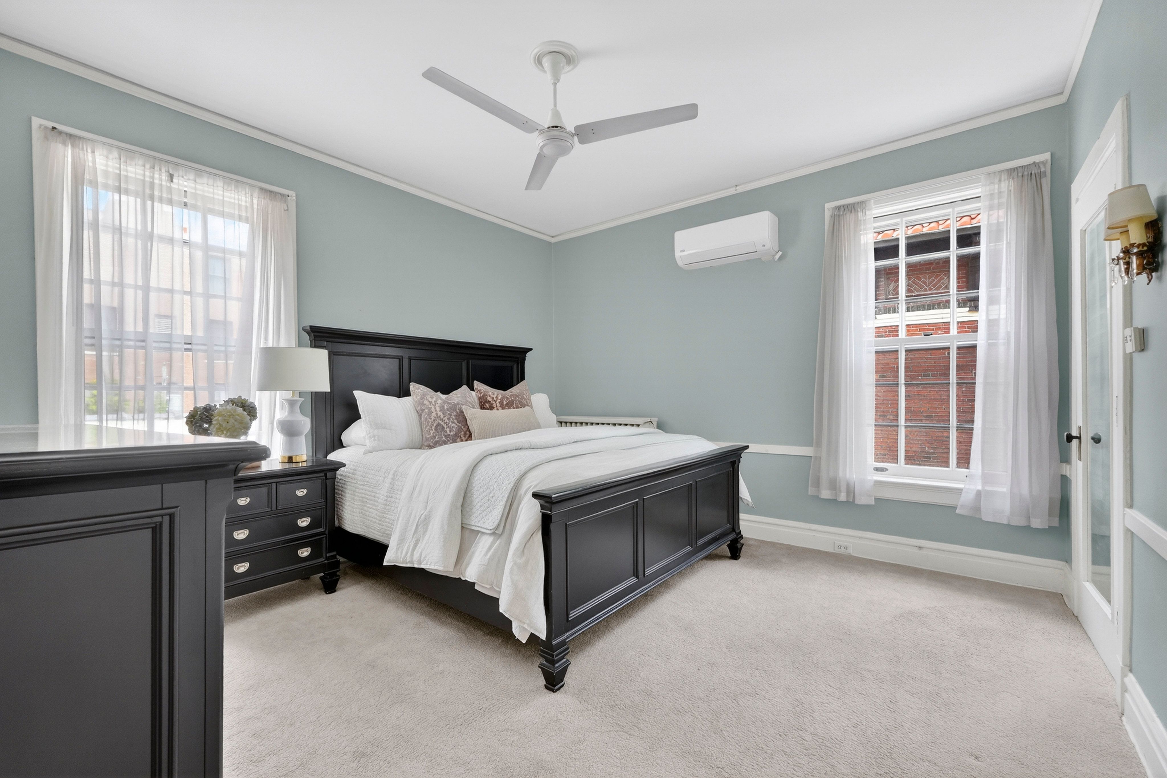  Timeless Elegance in Parkview Place