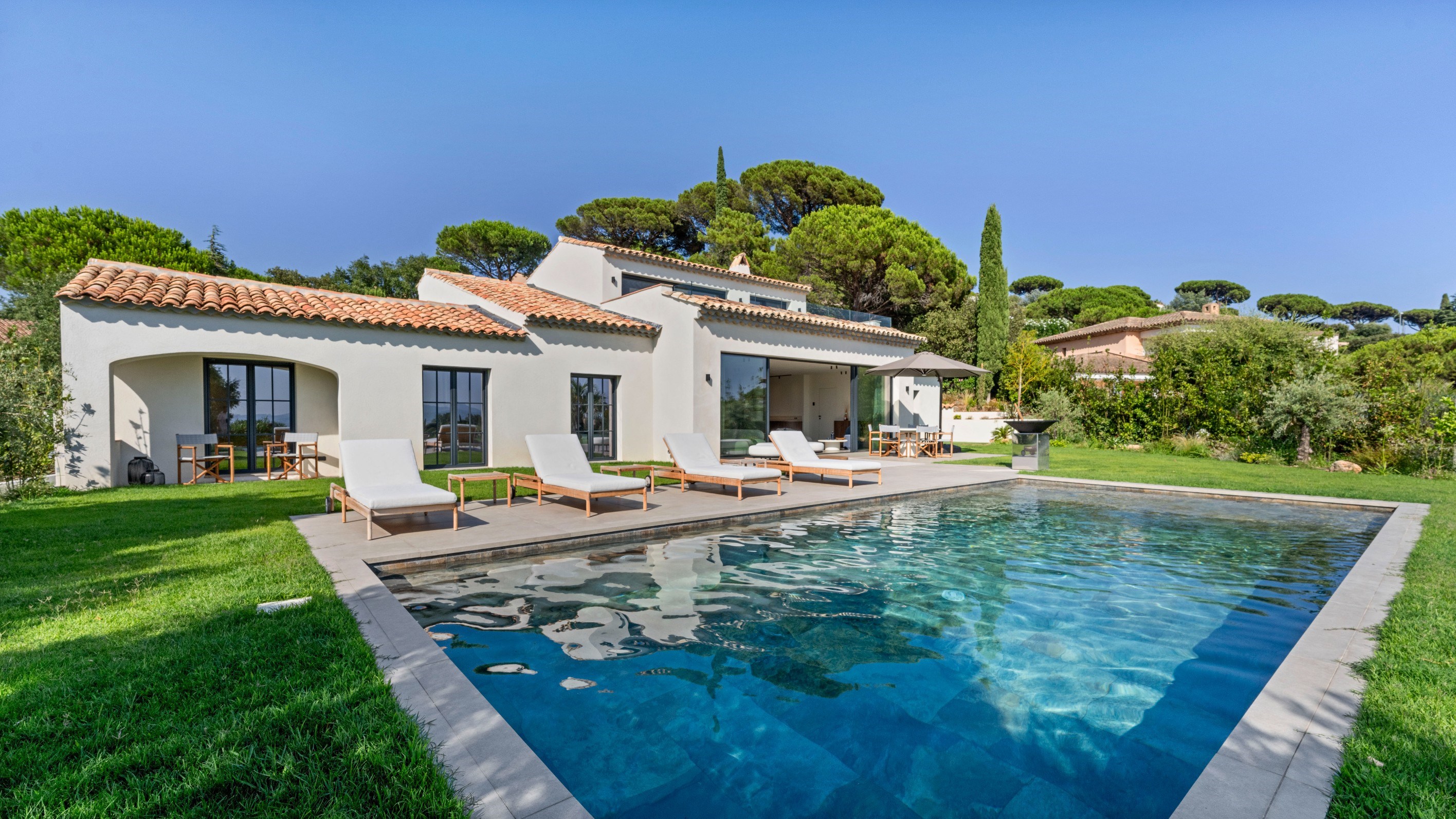  Sainte Maxime contemporary villa for sale with sea views, heated swimming pool … - 物件實景