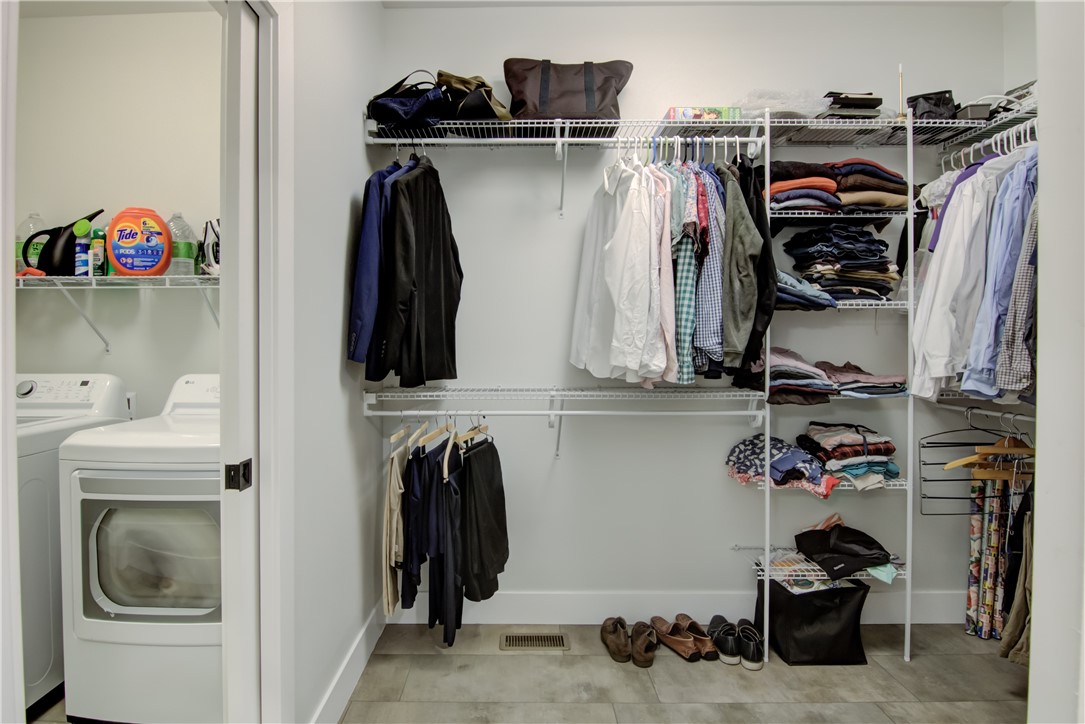 Eleva, Wisconsin, 54738, United States, 5 Bedrooms Bedrooms, ,3 BathroomsBathrooms,Residential,For Sale,1989894