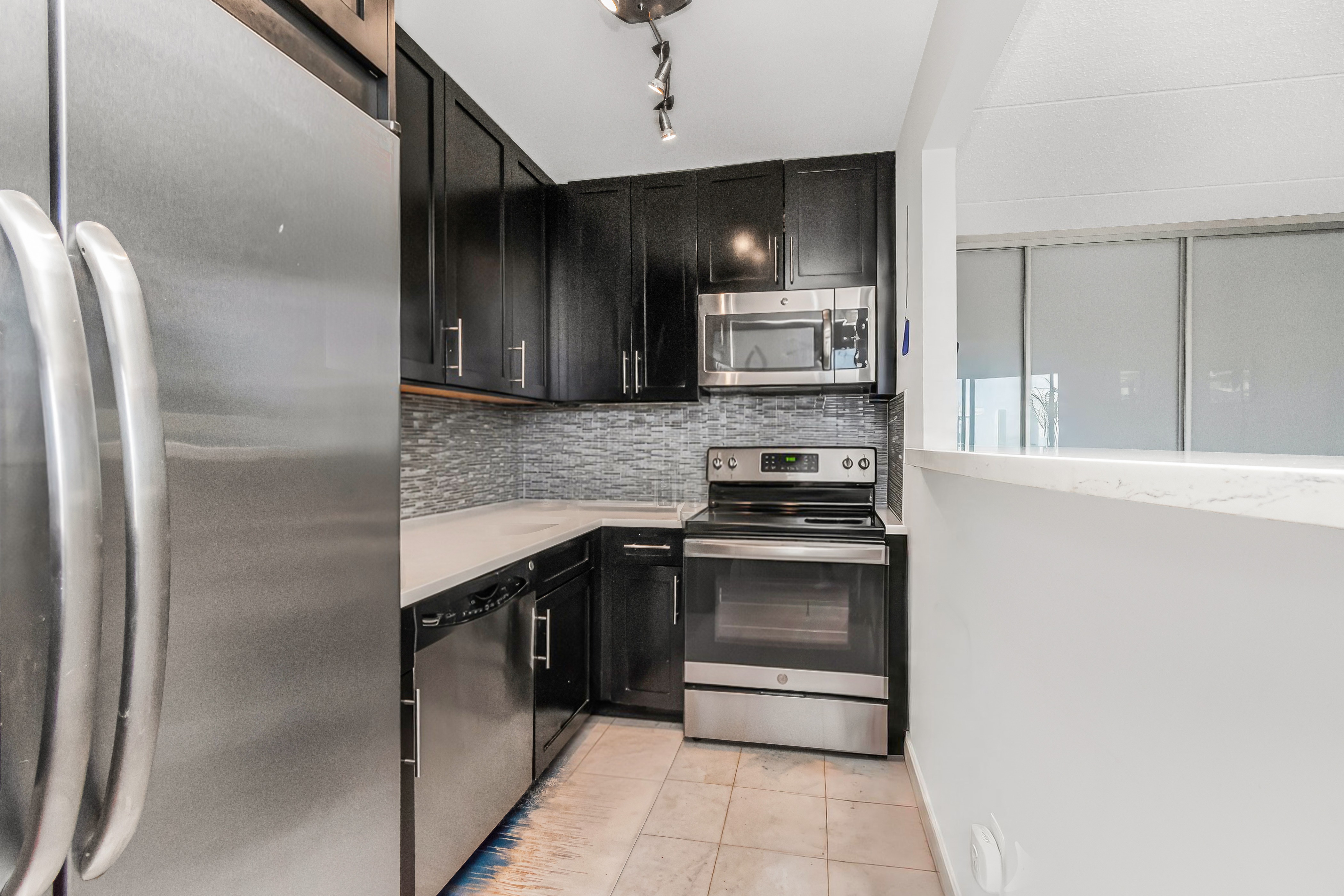  1155 Warburton Avenue - 物件實景