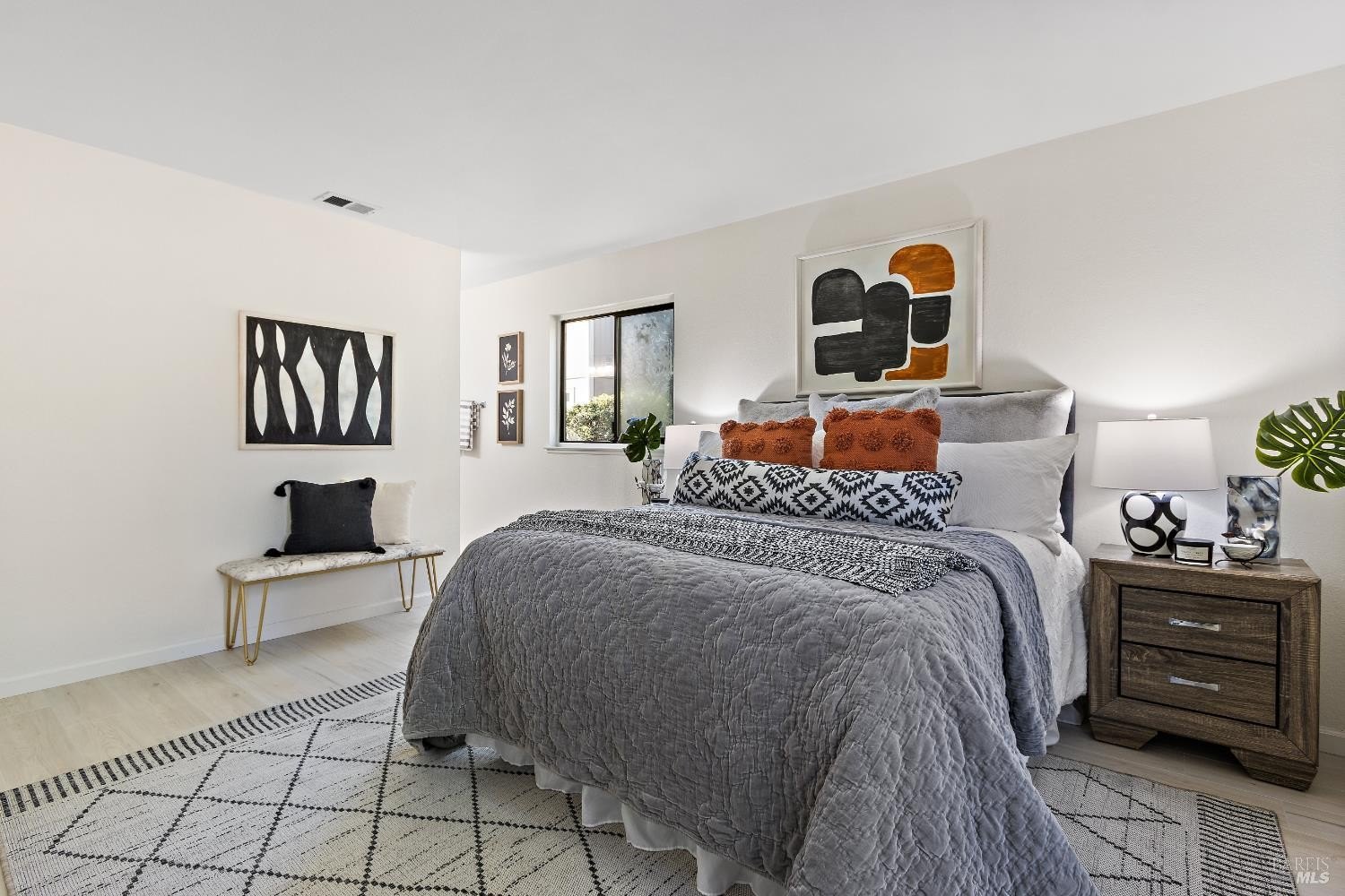 Hercules, California, 94547, United States, 2 Bedrooms Bedrooms, ,2 BathroomsBathrooms,Residential,For Sale,1988230