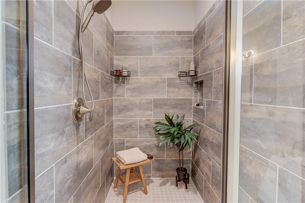 Canton, Georgia, 30115, United States, 4 Bedrooms Bedrooms, ,5 BathroomsBathrooms,Residential,For Sale,1996446