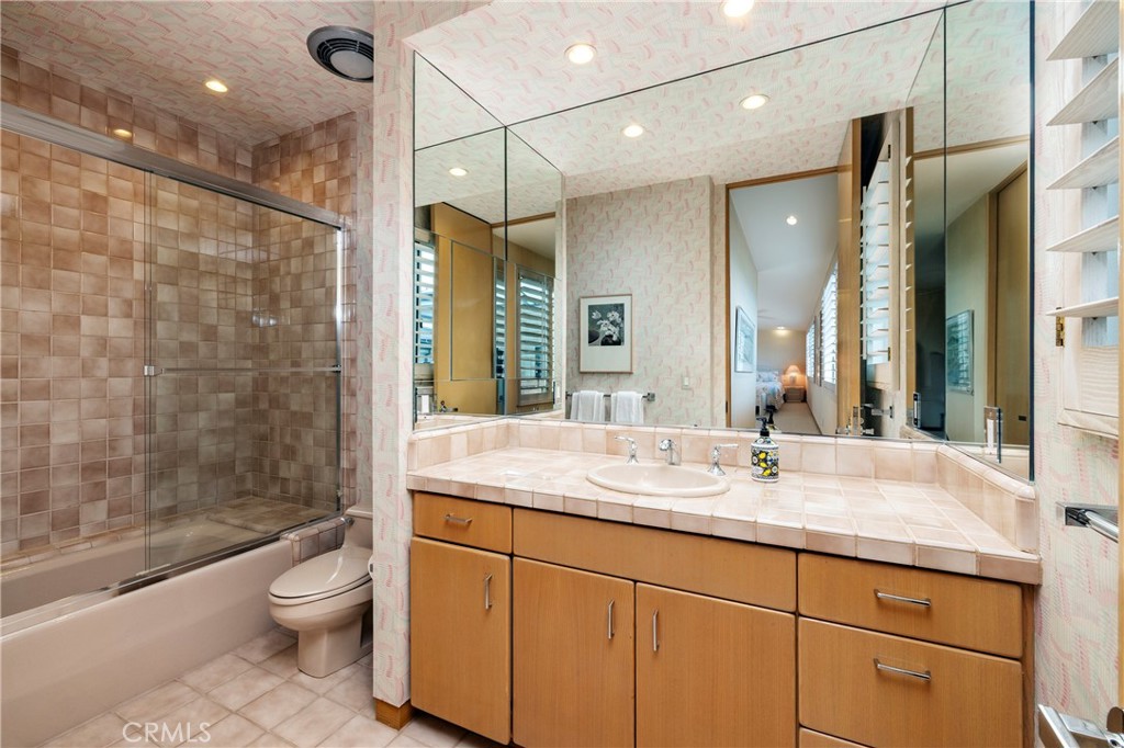 Newport Beach, California, 92661, United States, 7 Bedrooms Bedrooms, ,9 BathroomsBathrooms,Residential,For Sale,1786231