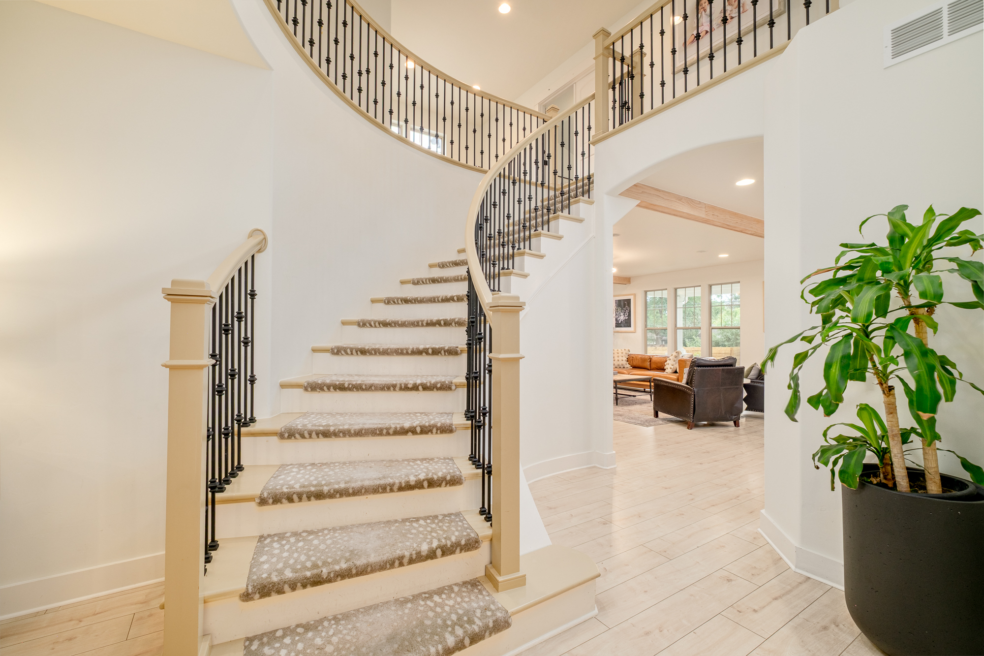  Beautifully Reimagined Residence In The Heart Of University Hills - 物件實景