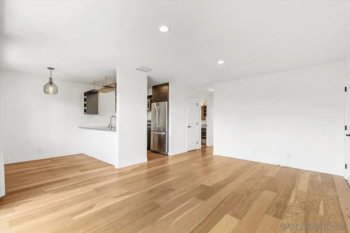 Solana Beach, California, 92075, United States, 2 Bedrooms Bedrooms, ,1 BathroomBathrooms,Residential,For Sale,1911120