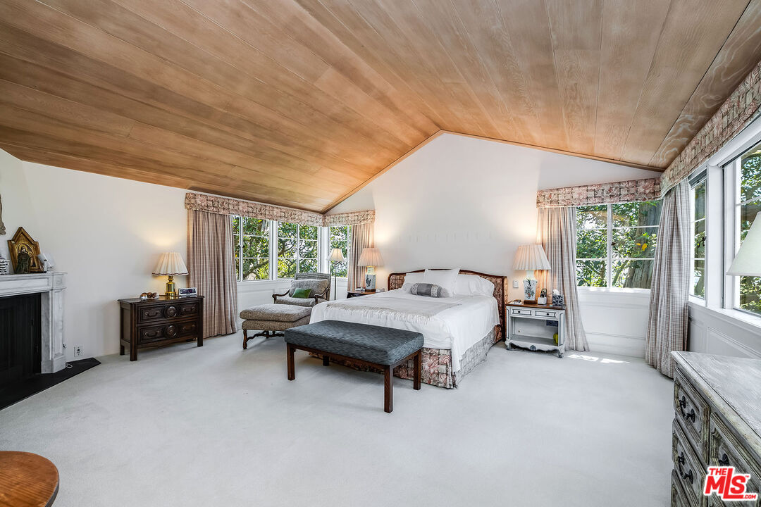 Los Angeles, California, 90077, United States, 7 Bedrooms Bedrooms, ,6 BathroomsBathrooms,Residential,For Sale,1819954