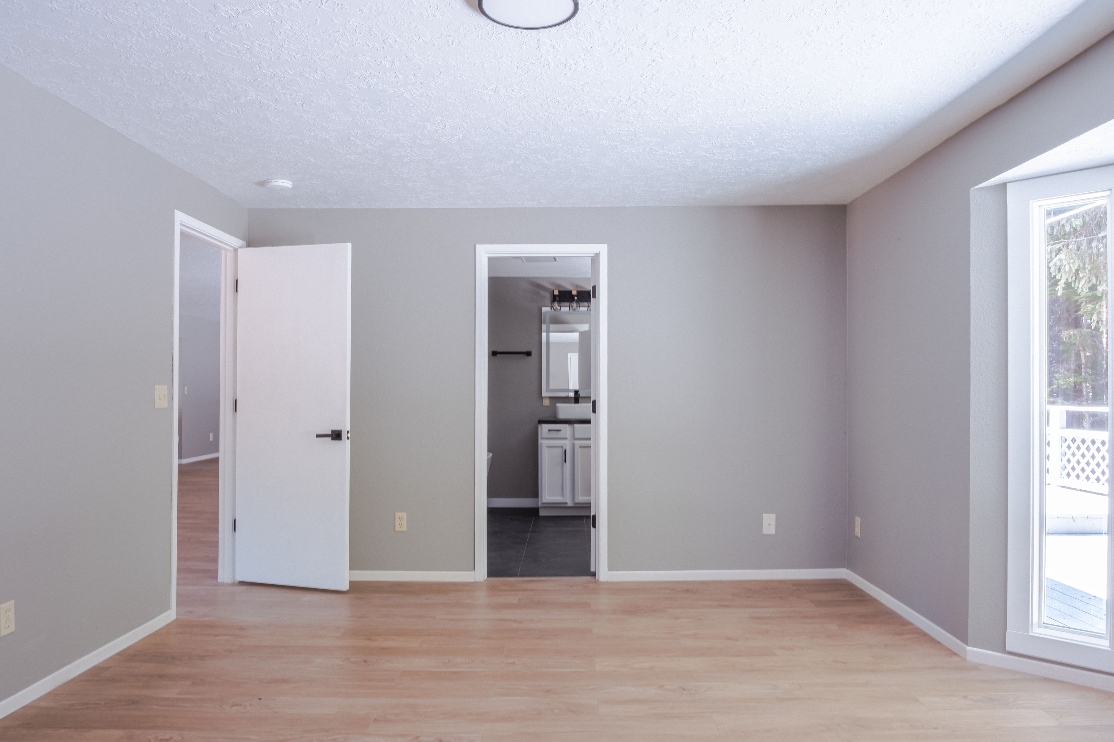 Lincoln City, Oregon, 97367, United States, 3 Bedrooms Bedrooms, ,2 BathroomsBathrooms,Residential,For Sale,1976632