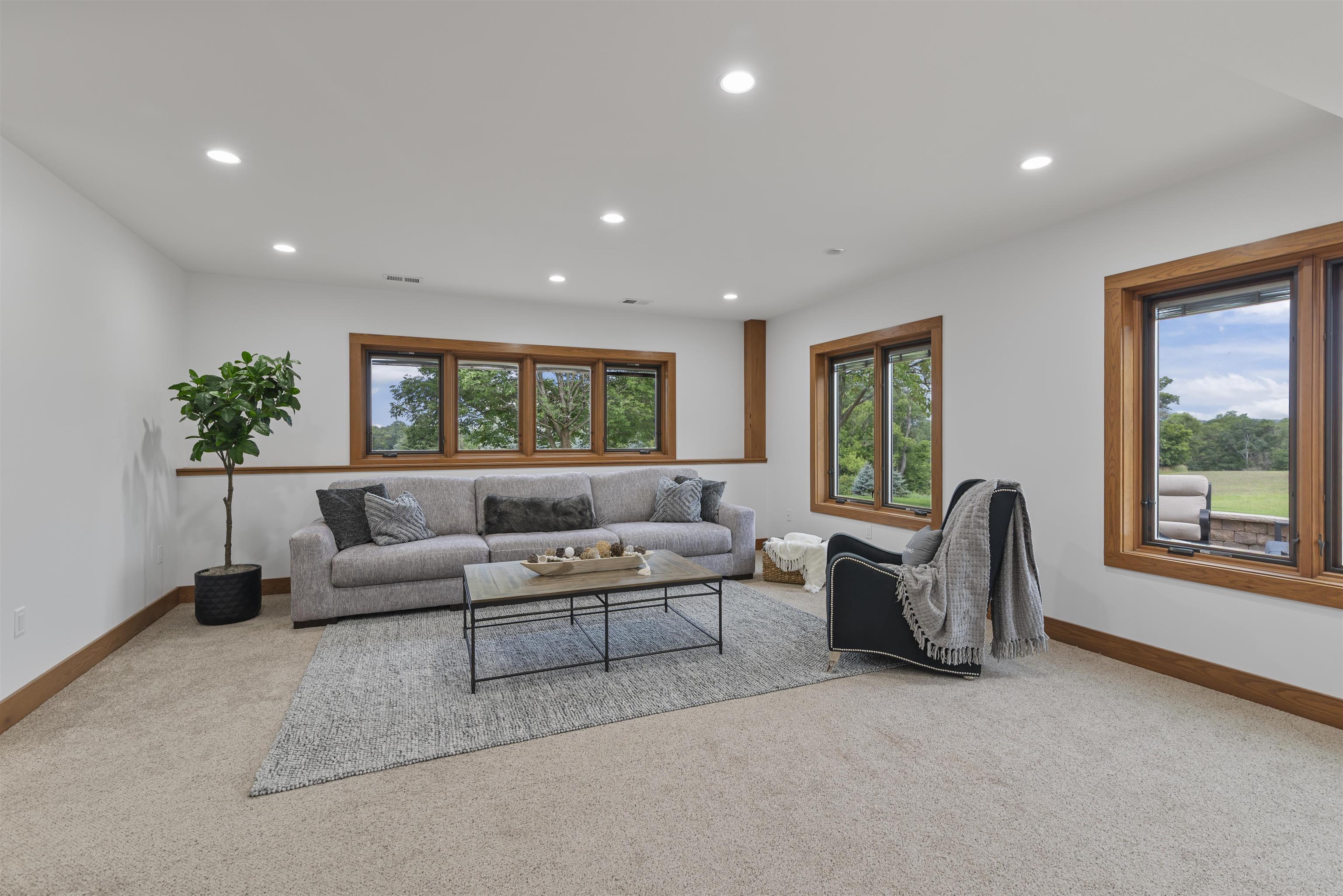 Avoca, Wisconsin, 53506, United States, 3 Bedrooms Bedrooms, ,4 BathroomsBathrooms,Residential,For Sale,1895039