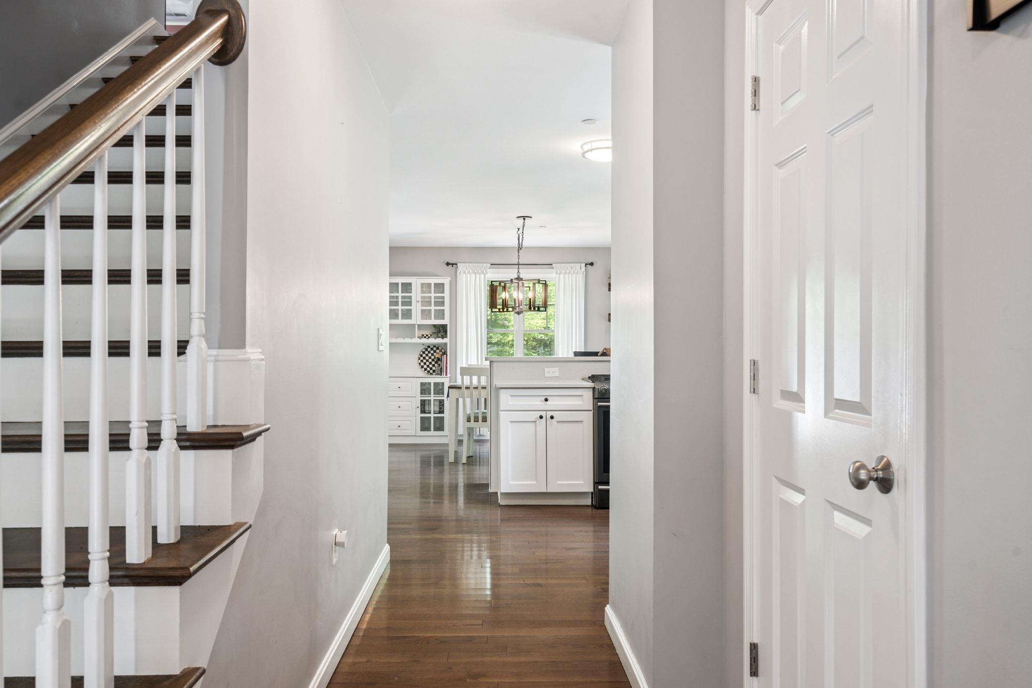 Manchester, New Hampshire, 03102, United States, 3 Bedrooms Bedrooms, ,2 BathroomsBathrooms,Residential,For Sale,1940953
