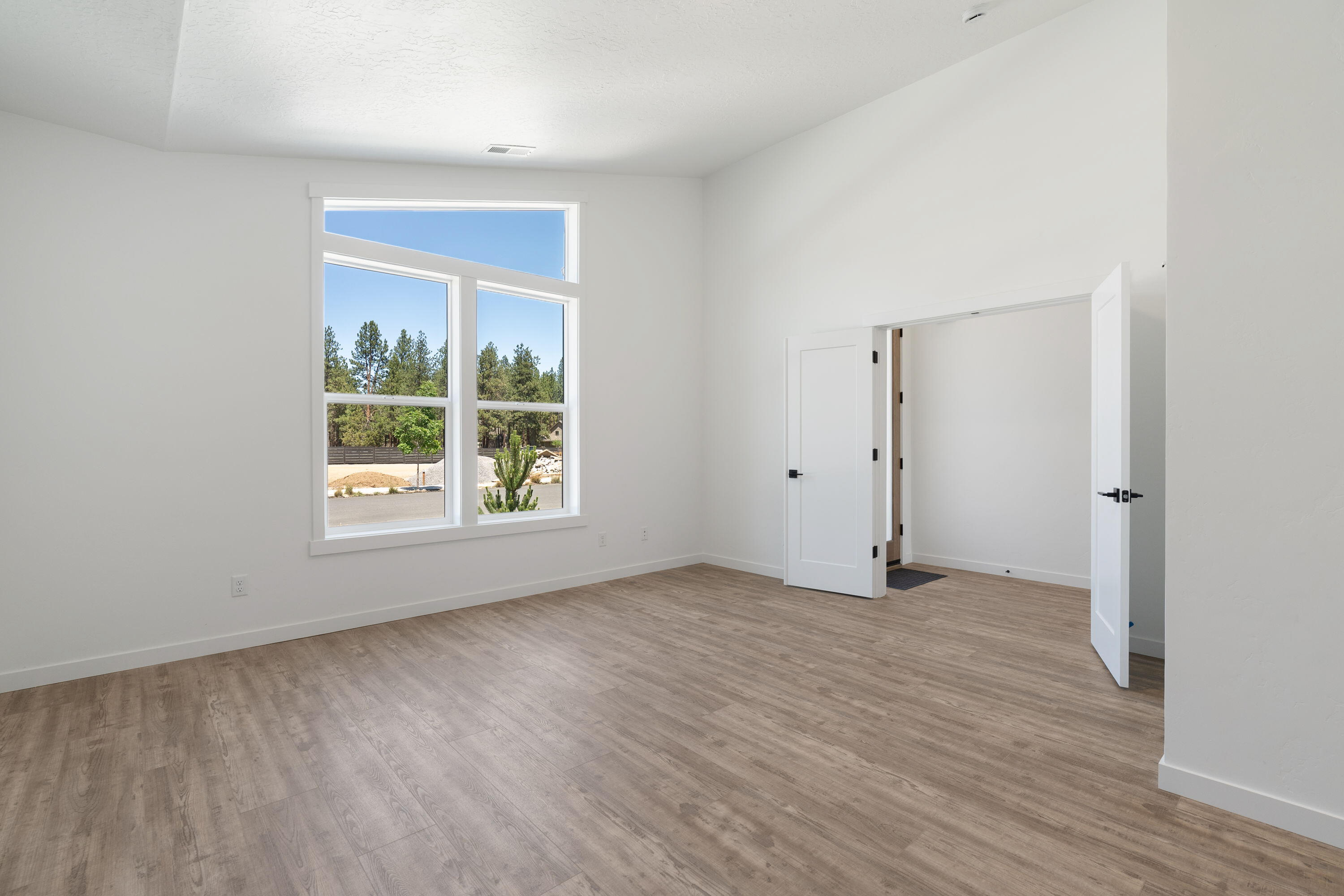 Sisters, Oregon, 97759, United States, 3 Bedrooms Bedrooms, ,3 BathroomsBathrooms,Residential,For Sale,1766266