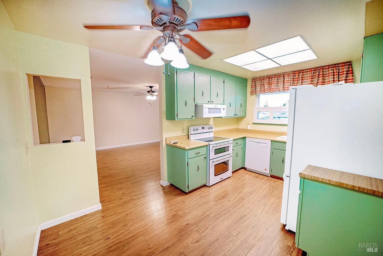 Vacaville, California, 95687, United States, 3 Bedrooms Bedrooms, ,2 BathroomsBathrooms,Residential,For Sale,1882664