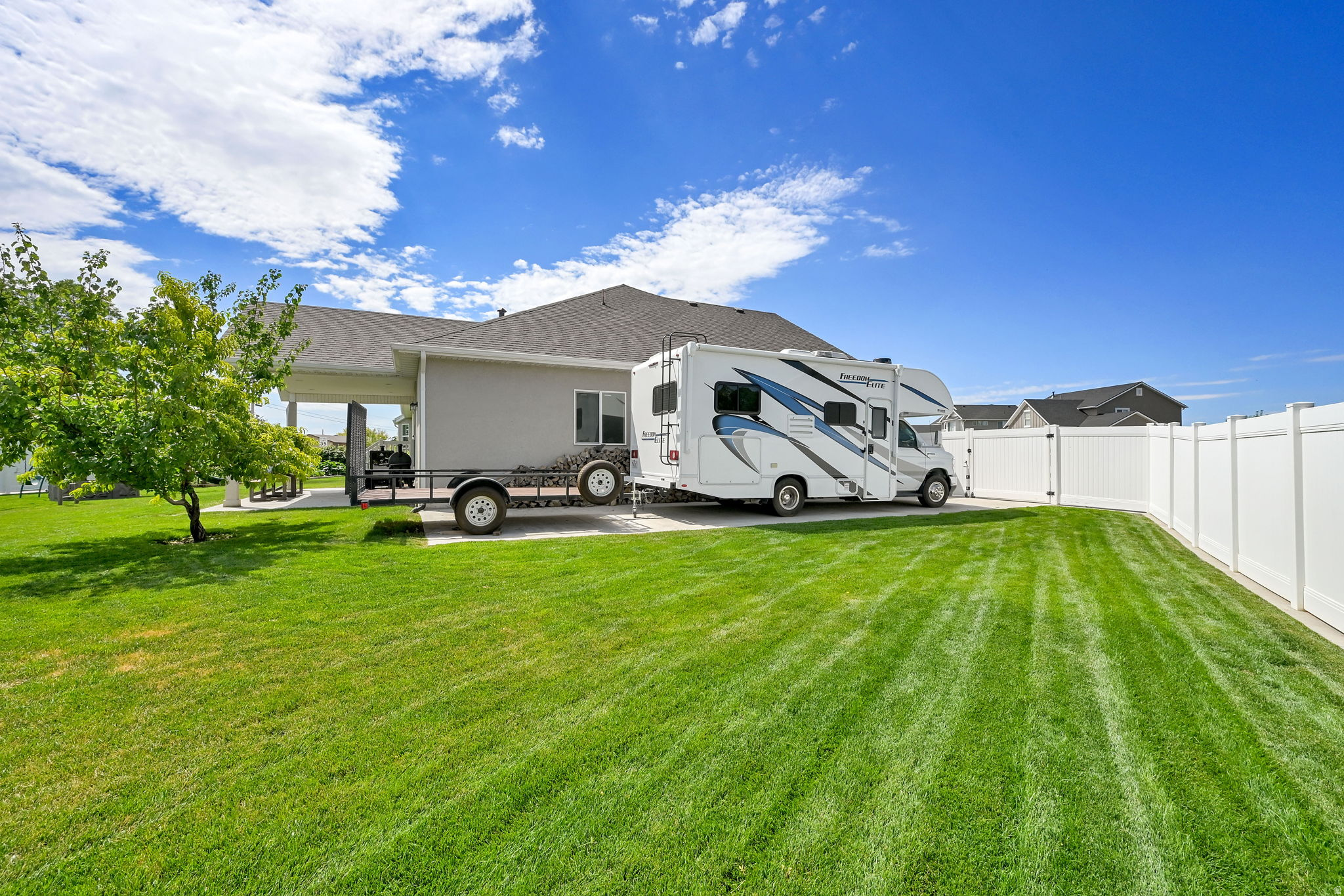 Syracuse, Utah, 84075, United States, 5 Bedrooms Bedrooms, ,3 BathroomsBathrooms,Residential,For Sale,2003414
