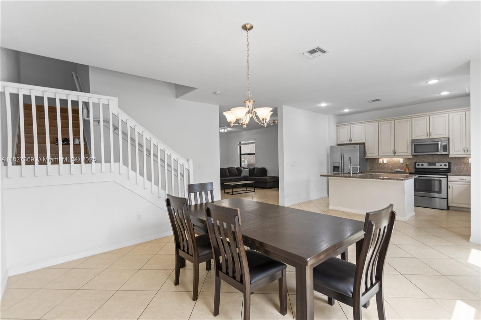 Miami, Florida, 33179, United States, 3 Bedrooms Bedrooms, ,3 BathroomsBathrooms,Residential,For Sale,1868662