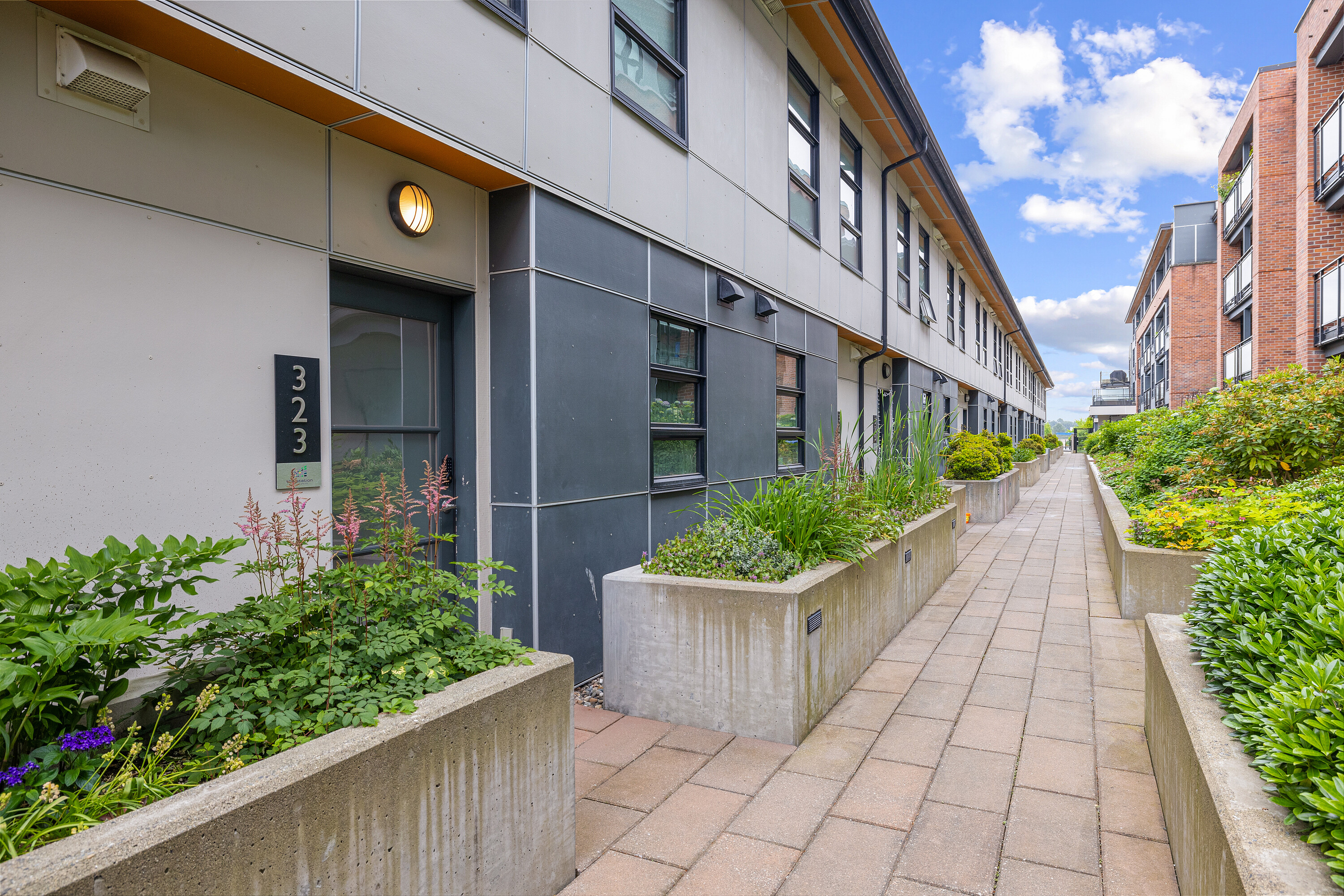  Renovated Porty Moody Townhome - 物件實景